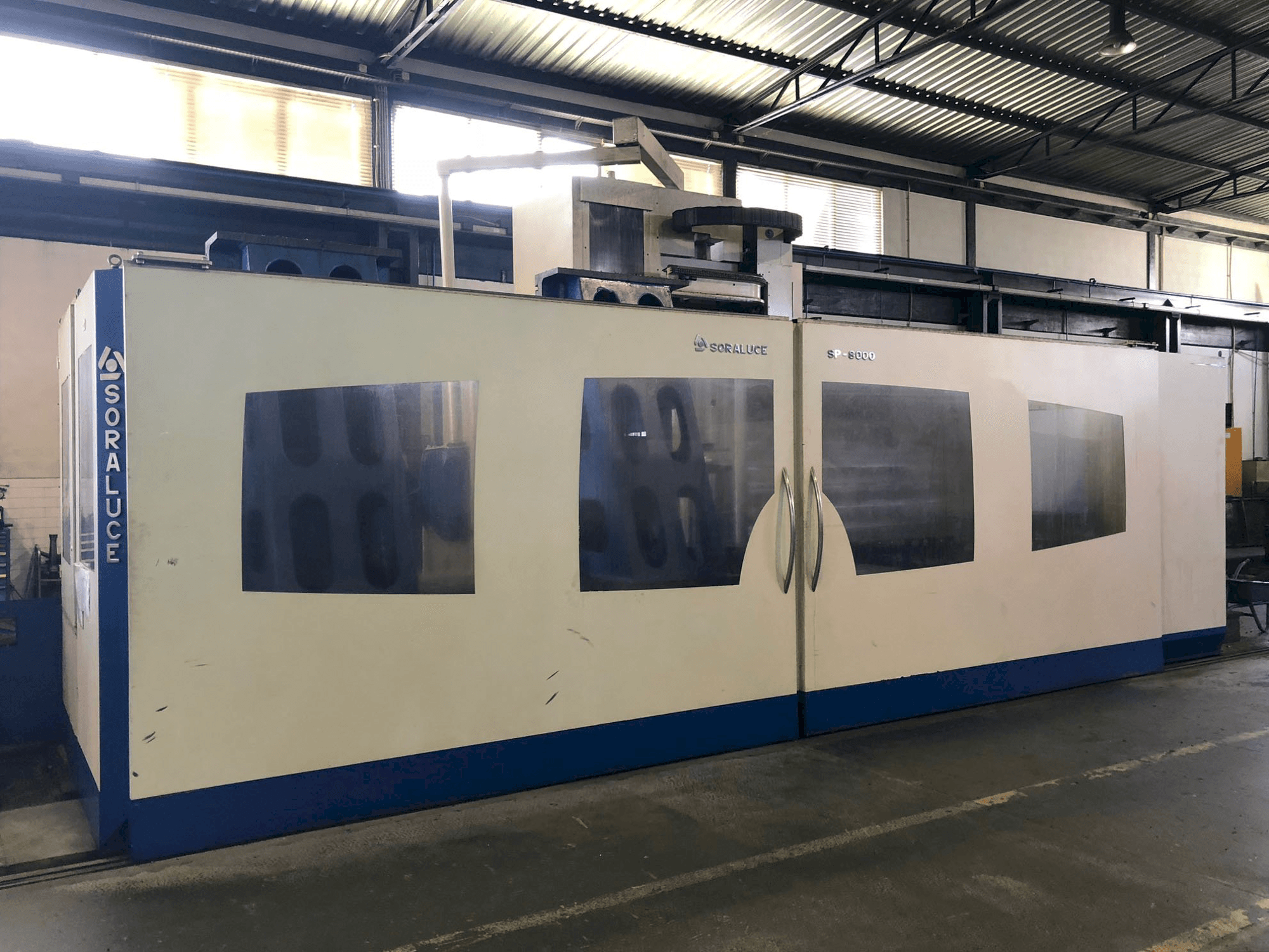 Vista Frontal da Soraluce SP 8000 máquina