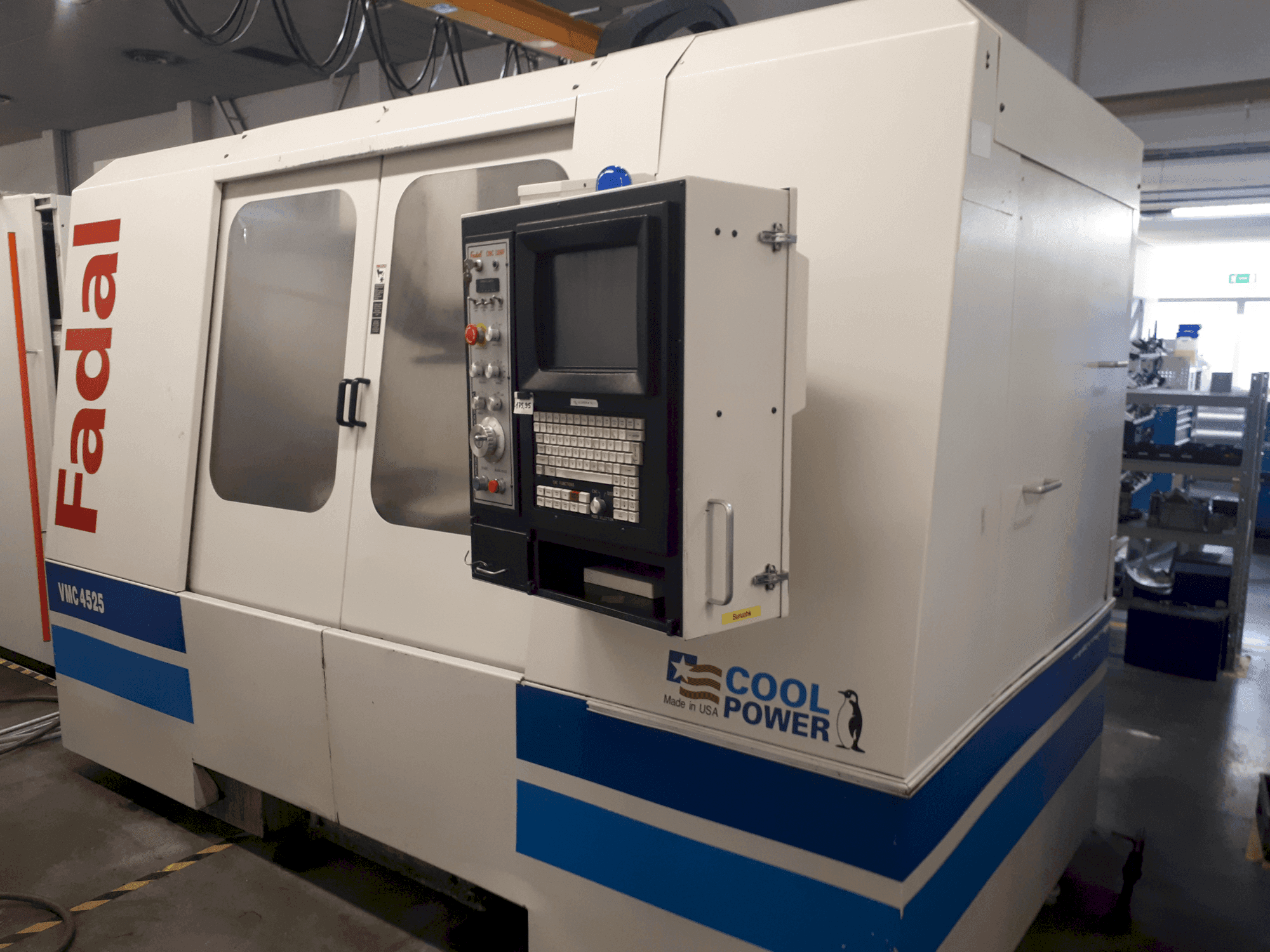 Vista Frontal da FADAL VMC4525 máquina