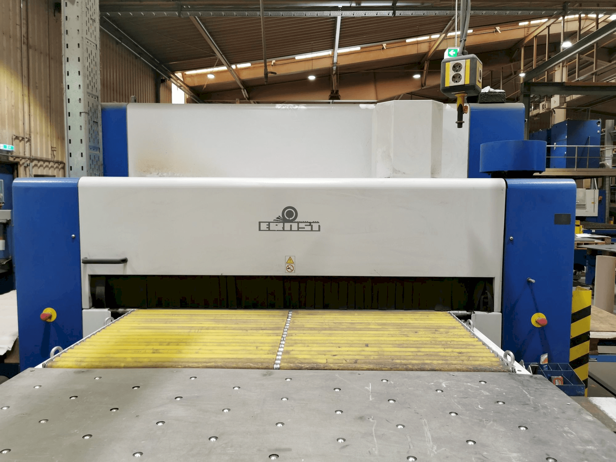 Vista Frontal da ERNST Neptun EBS máquina
