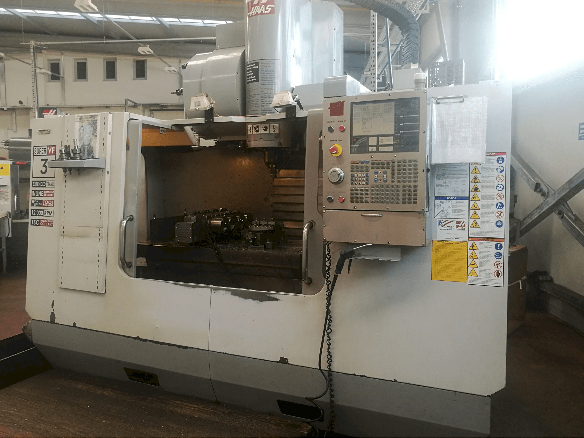 Vista Frontal da HAAS VF-3SSYTHE máquina
