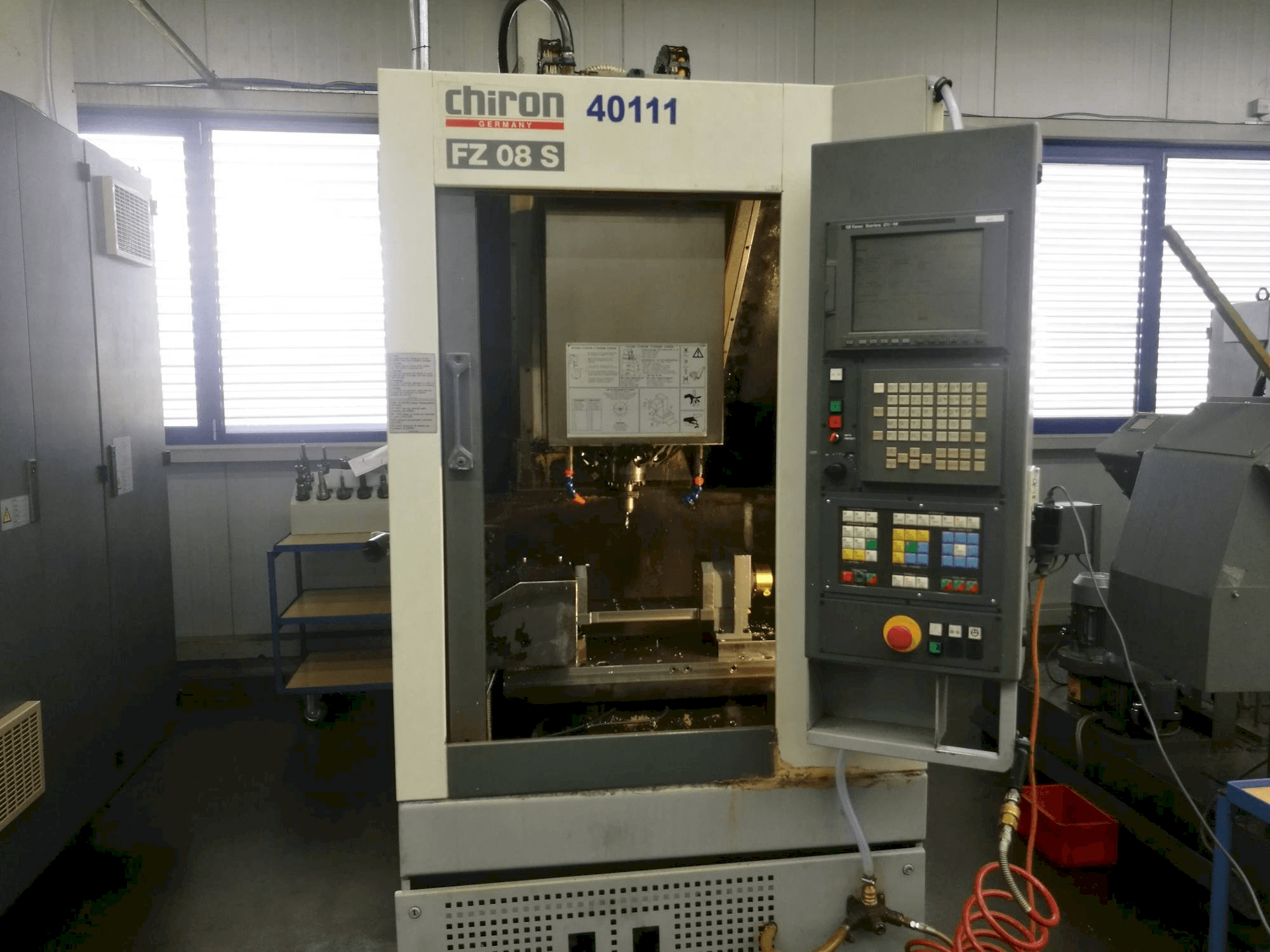 Vista Frontal da CHIRON FZ08S máquina