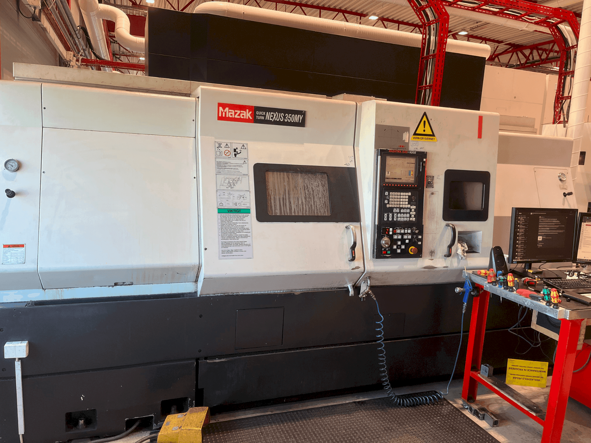 Vista Frontal da Mazak QT Nexus 350 MY máquina