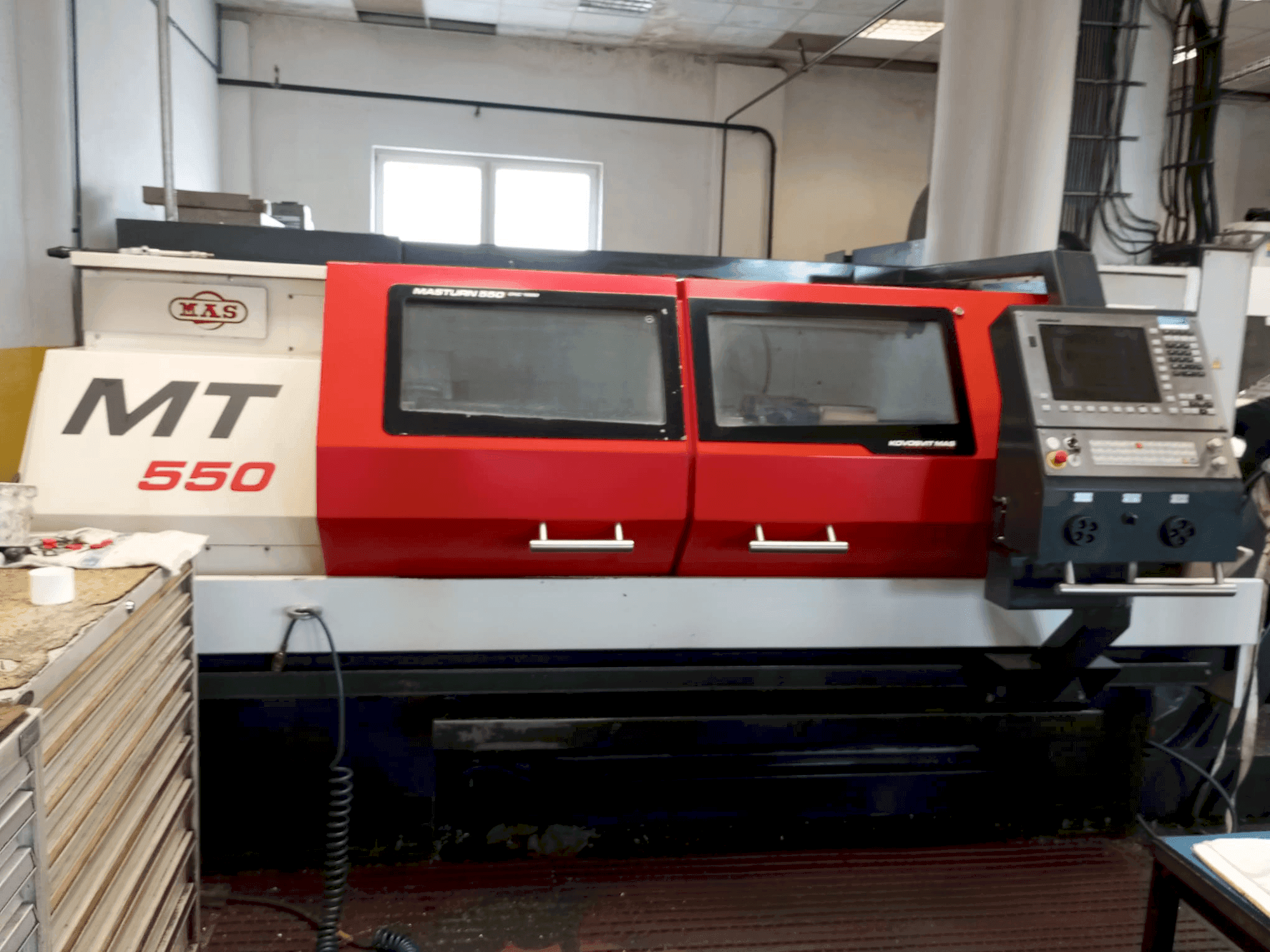 Vista Frontal da KOVOSVIT MAS MASTURN 550i CNC 1500 máquina
