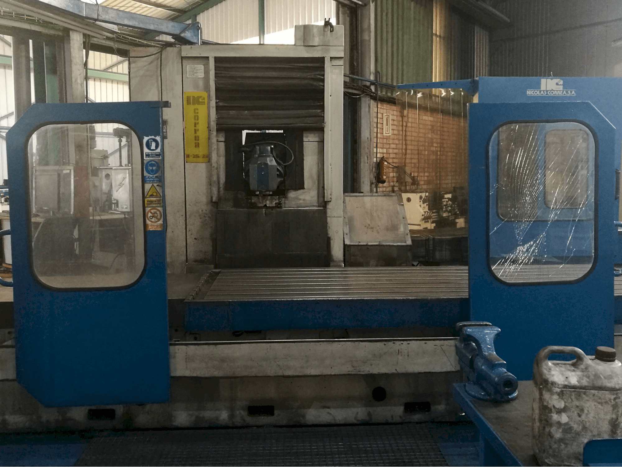 Vista Frontal da Correa A25-25 máquina