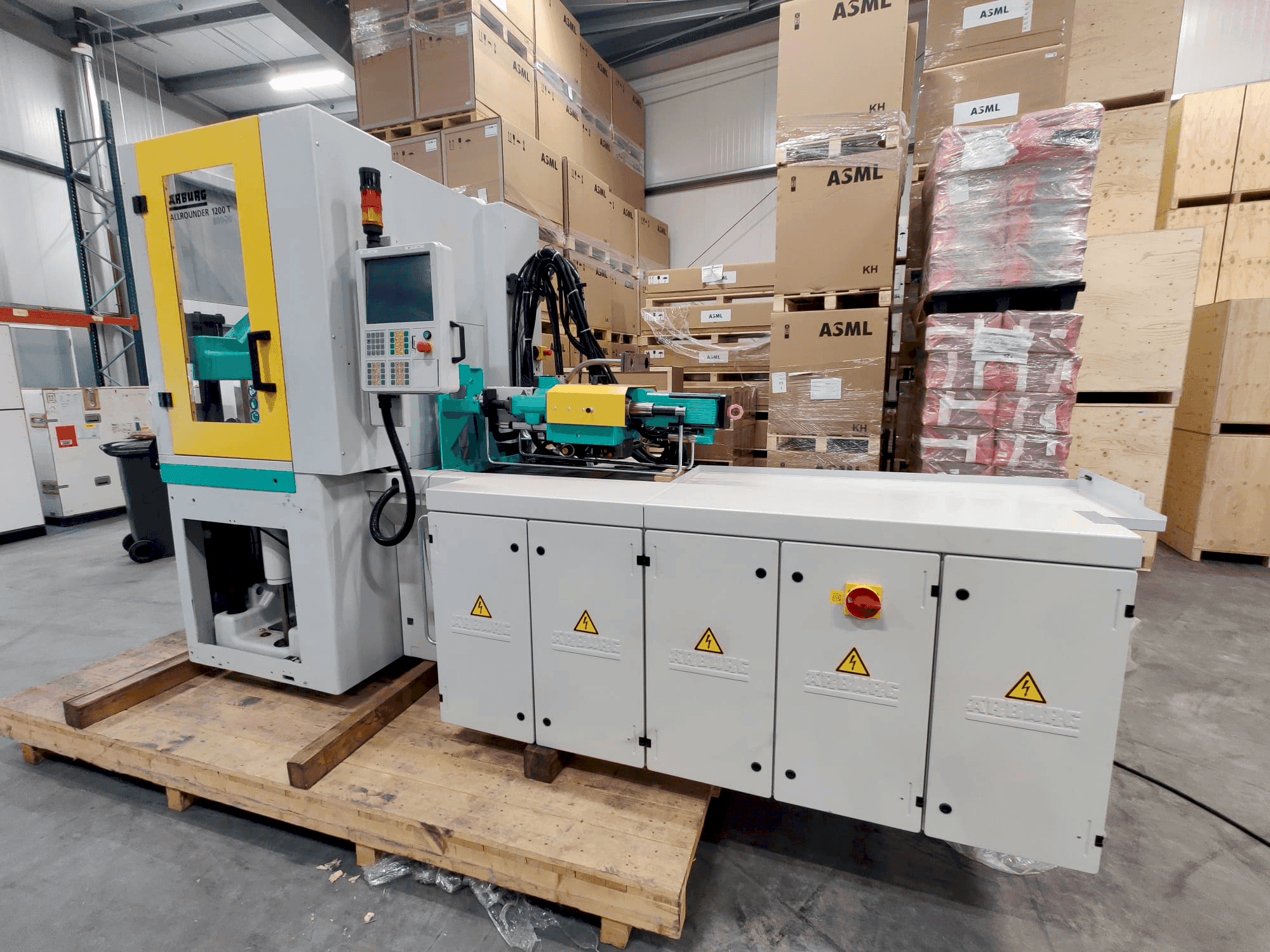 Vista Frontal da Arburg ALLROUNDER 1200 T 800-70 máquina