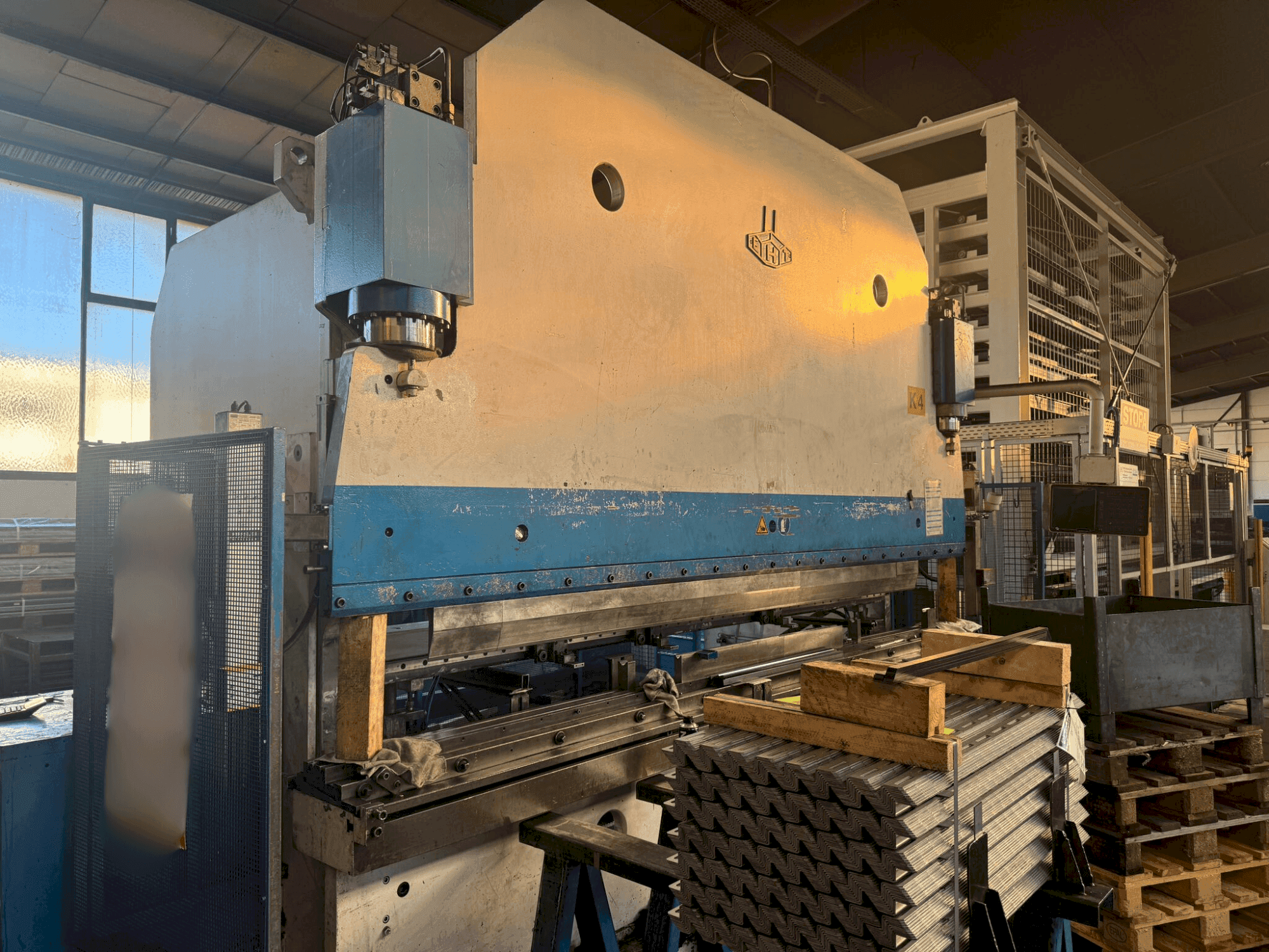 Vista Frontal da EHT EHPS 15-40 máquina