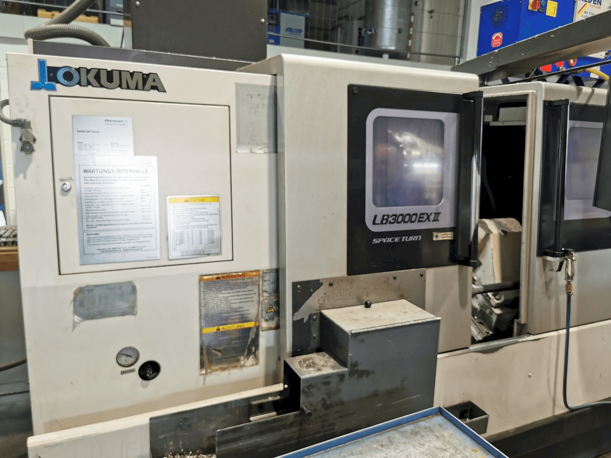 Vista Frontal da Okuma LB3000ll EX MC 1000 máquina