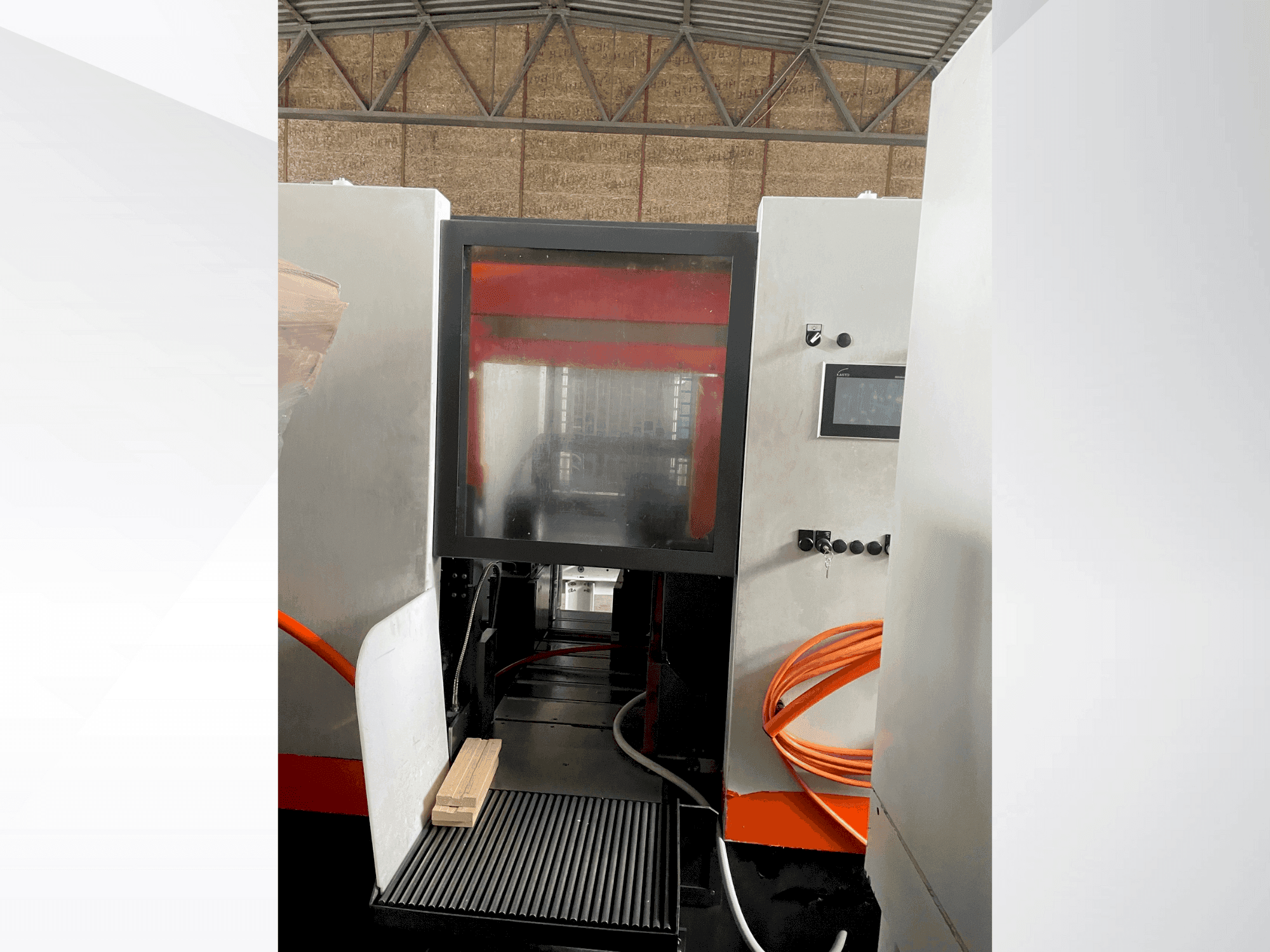 Vista Frontal da KASTO WIN A4.6 máquina