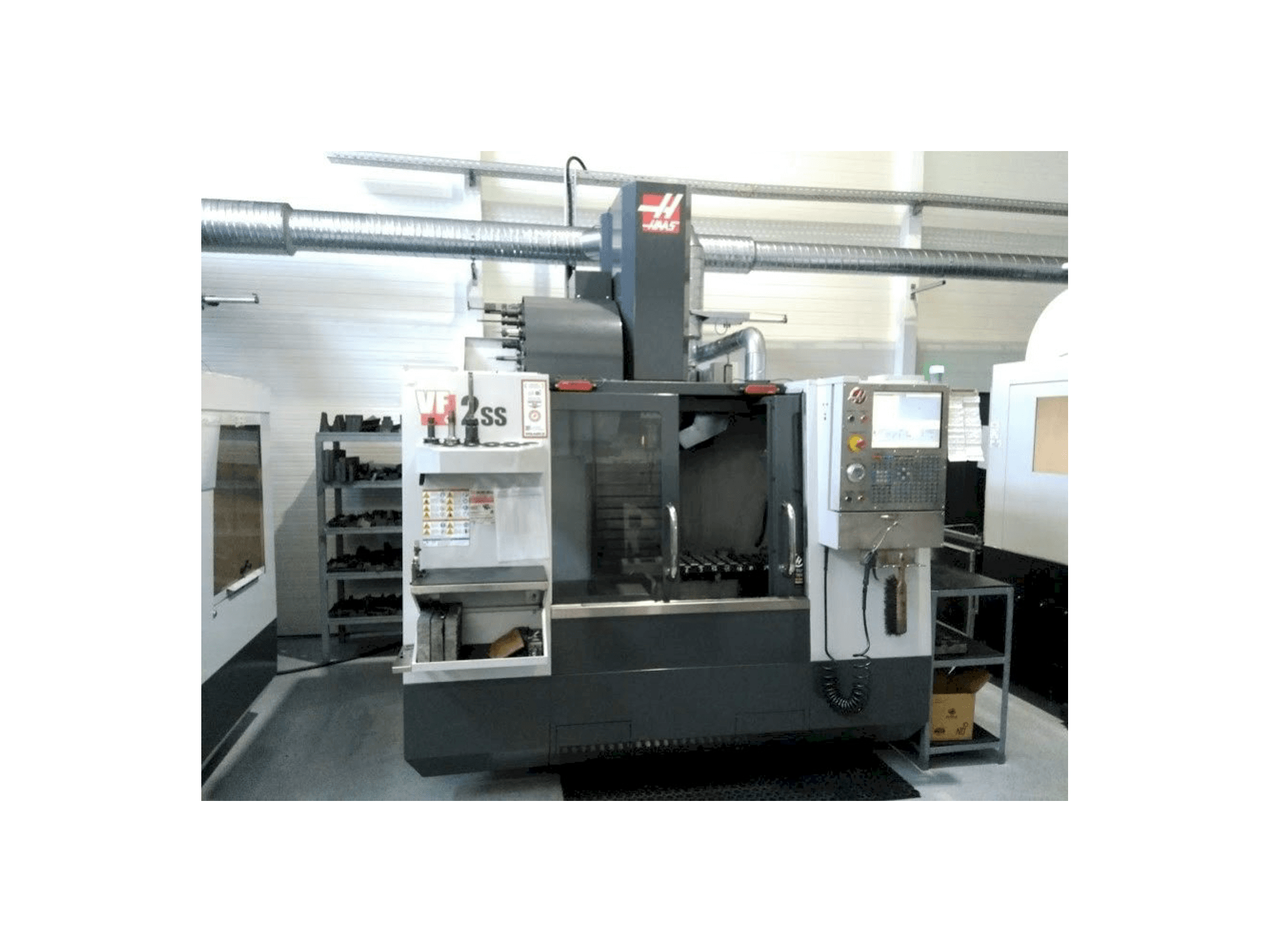 Vista Frontal da HAAS VF2 SS máquina