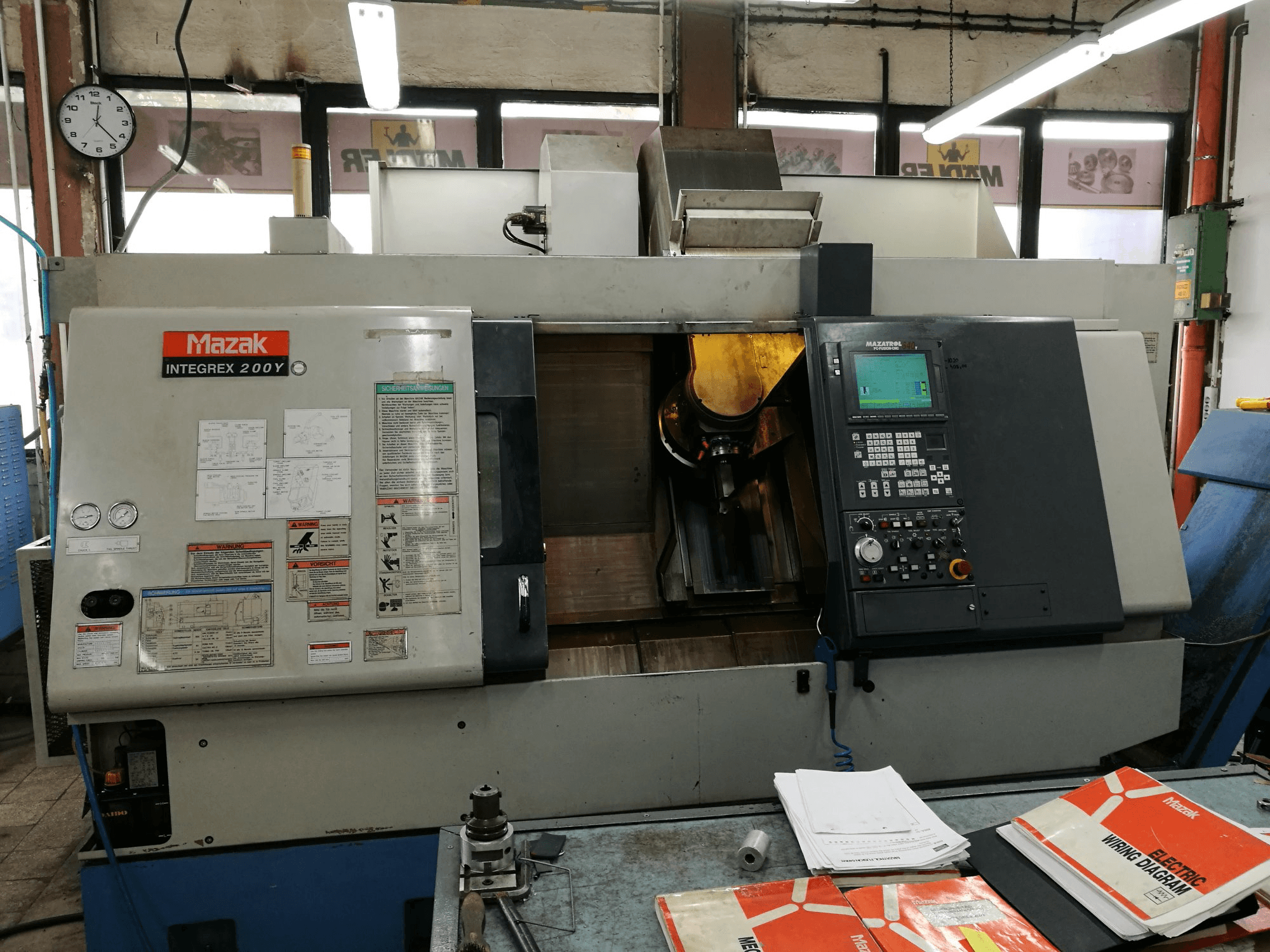Vista Frontal da Mazak INTEGREX 200Y máquina