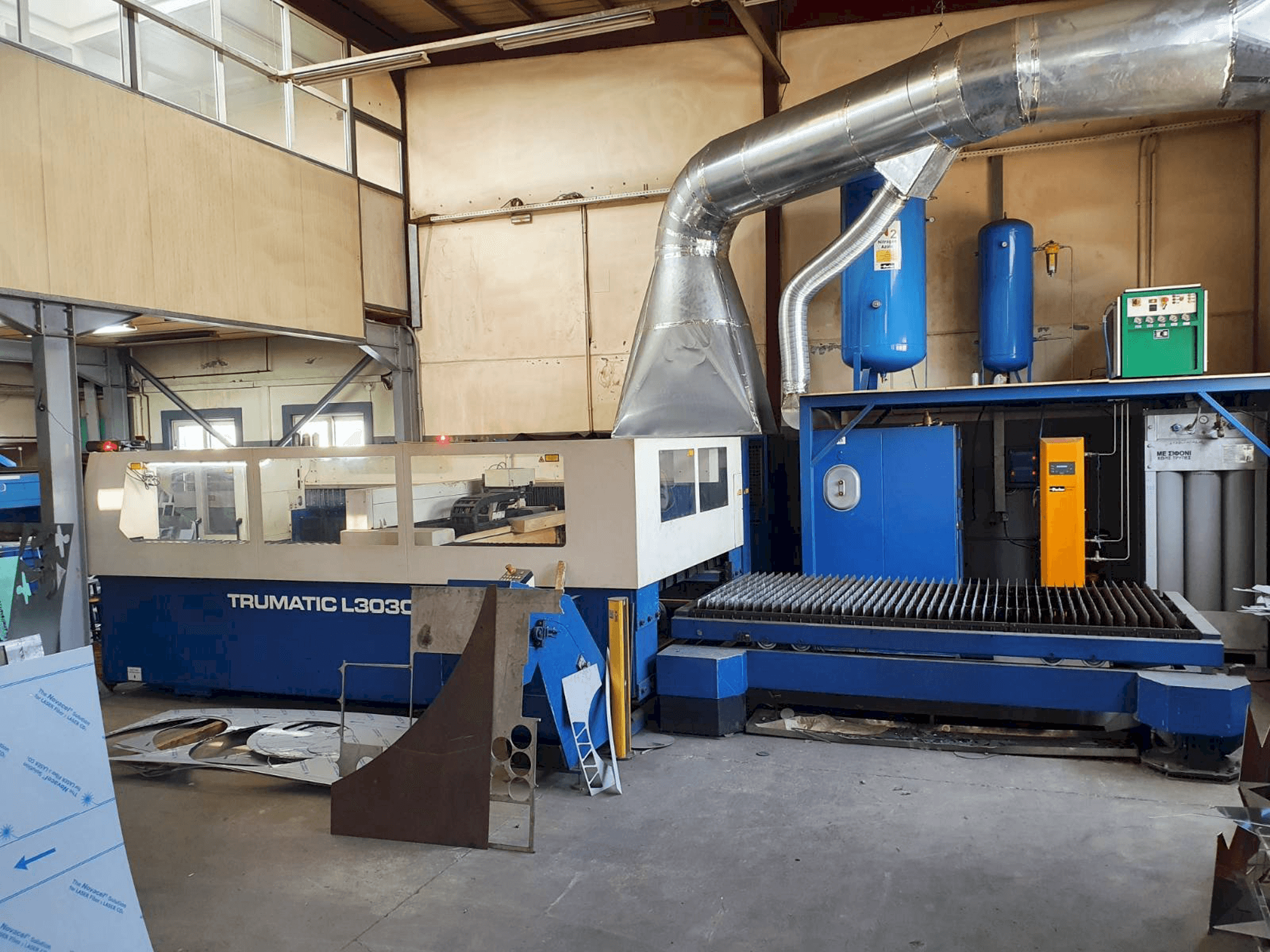 Vista Frontal da Trumpf Trumatic L3030 máquina