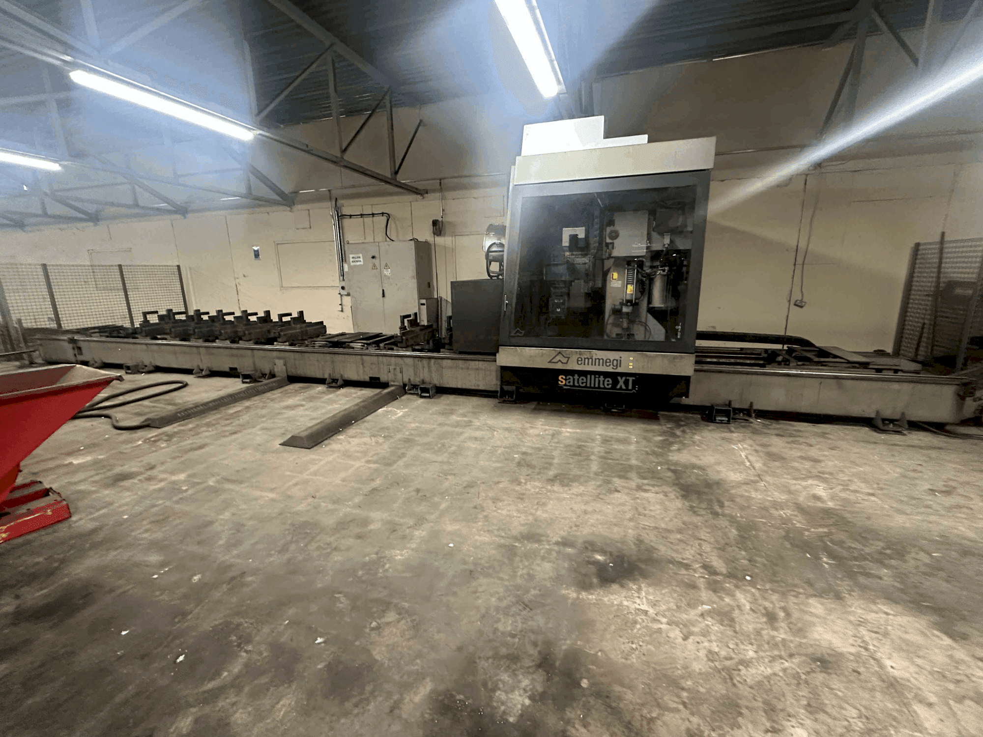 Vista Frontal da Emmegi Satellite XT10500 máquina