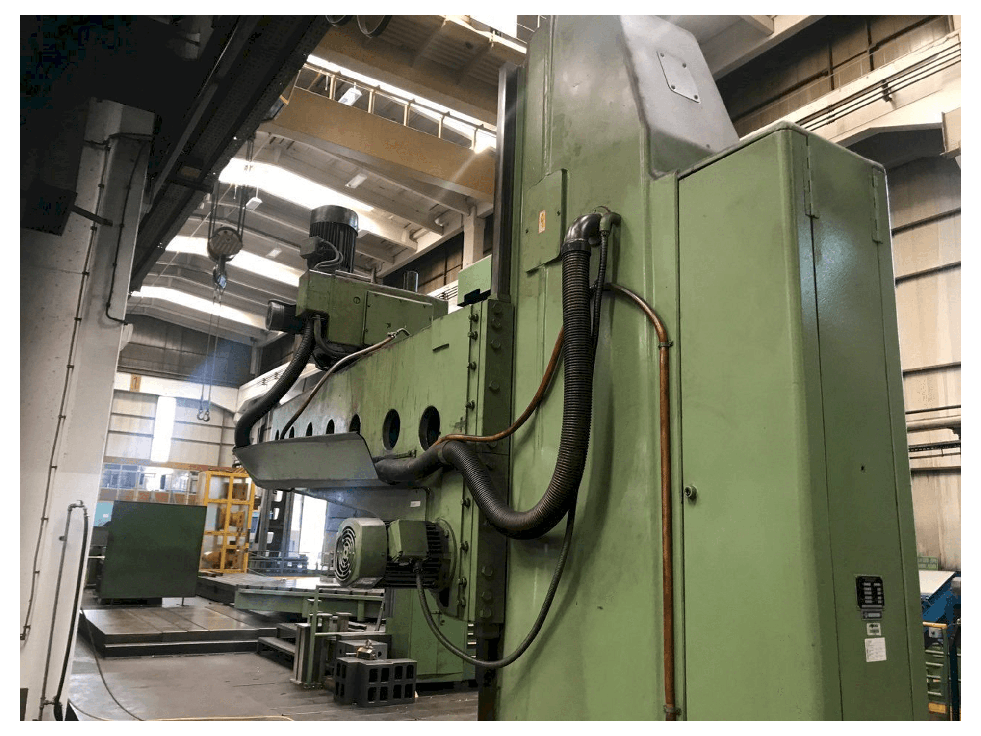 Vista Frontal da TOS Vrp 8 A máquina