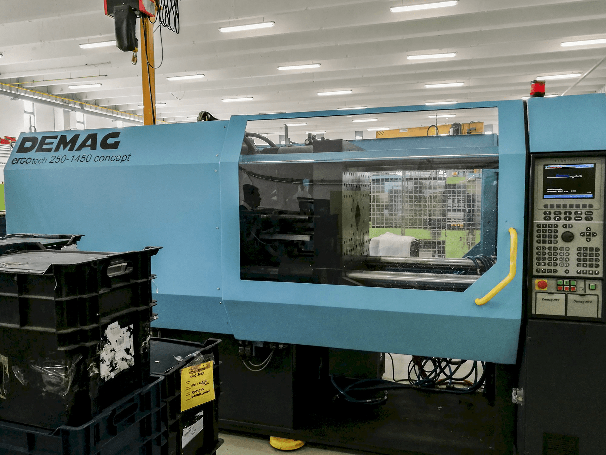 Vista Frontal da DEMAG Ergotech concept 2500-1450 máquina