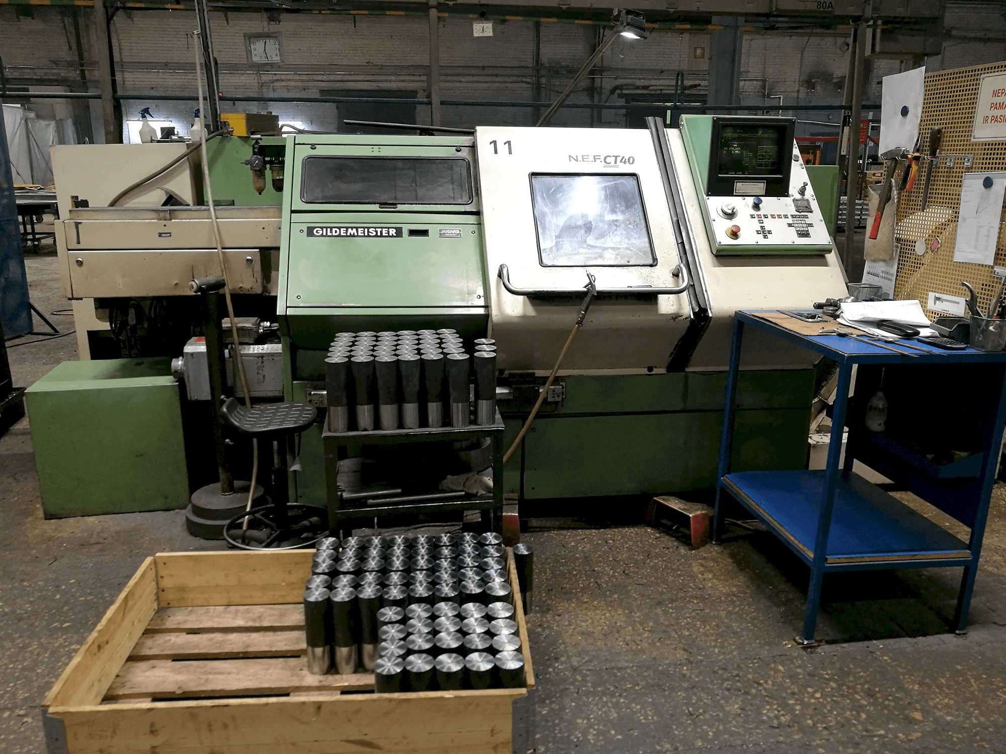 Vista Frontal da Gildemeister NEF CT 40 máquina