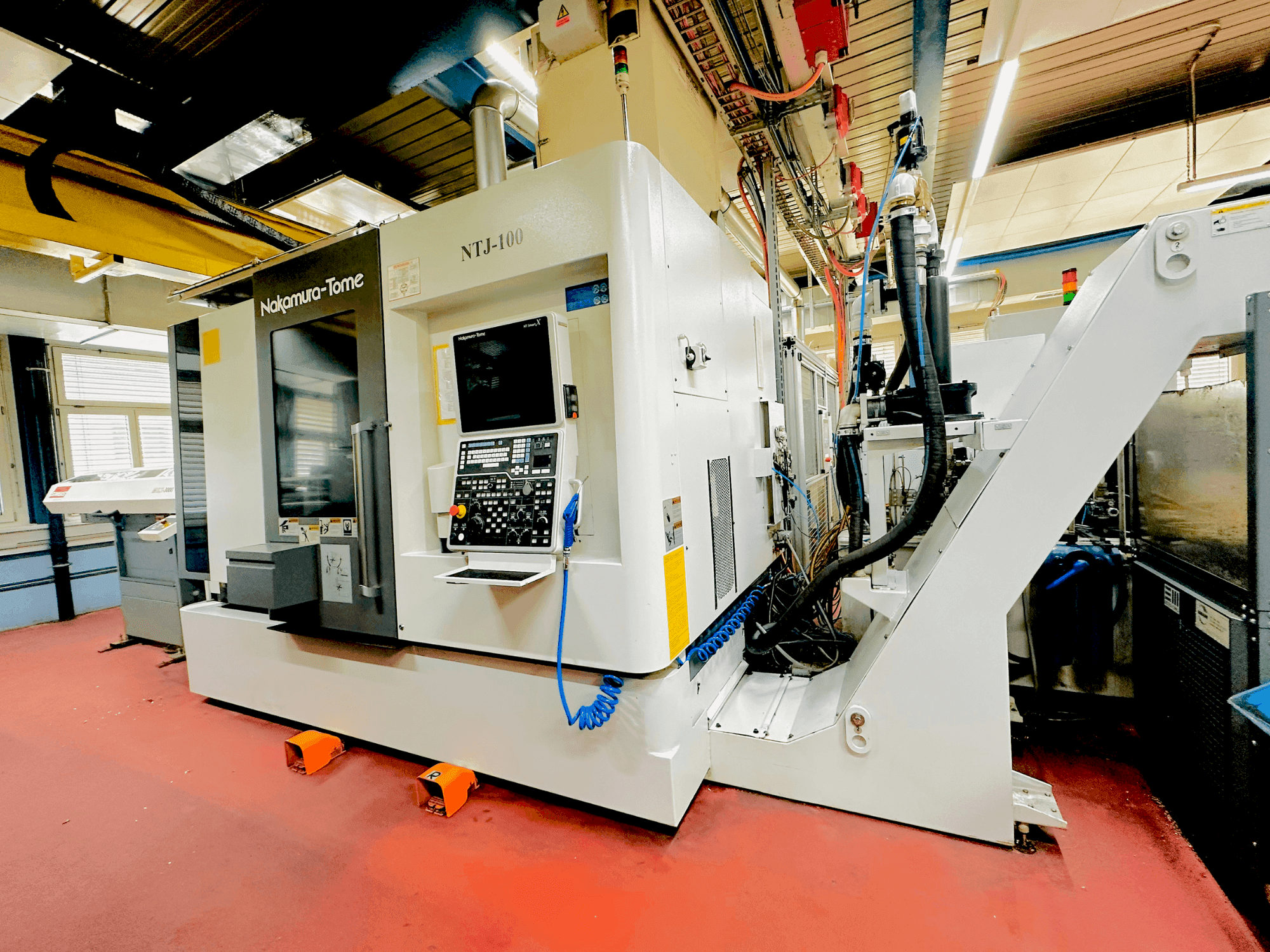 Vista Frontal da NAKAMURA NTJ100 máquina