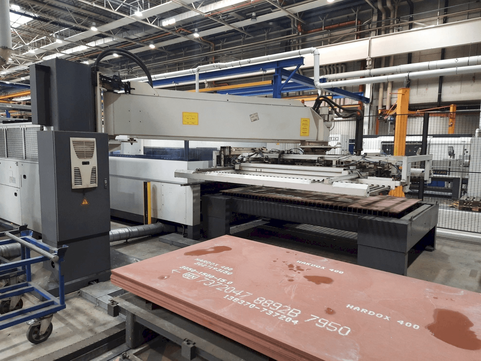 Vista Lateral Esquerda da Trumpf L3030 máquina