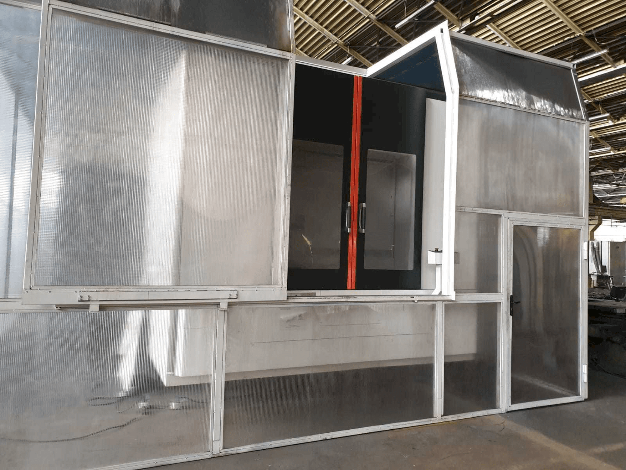 Vista Frontal da Mazak HCN 8800-II Nexus máquina