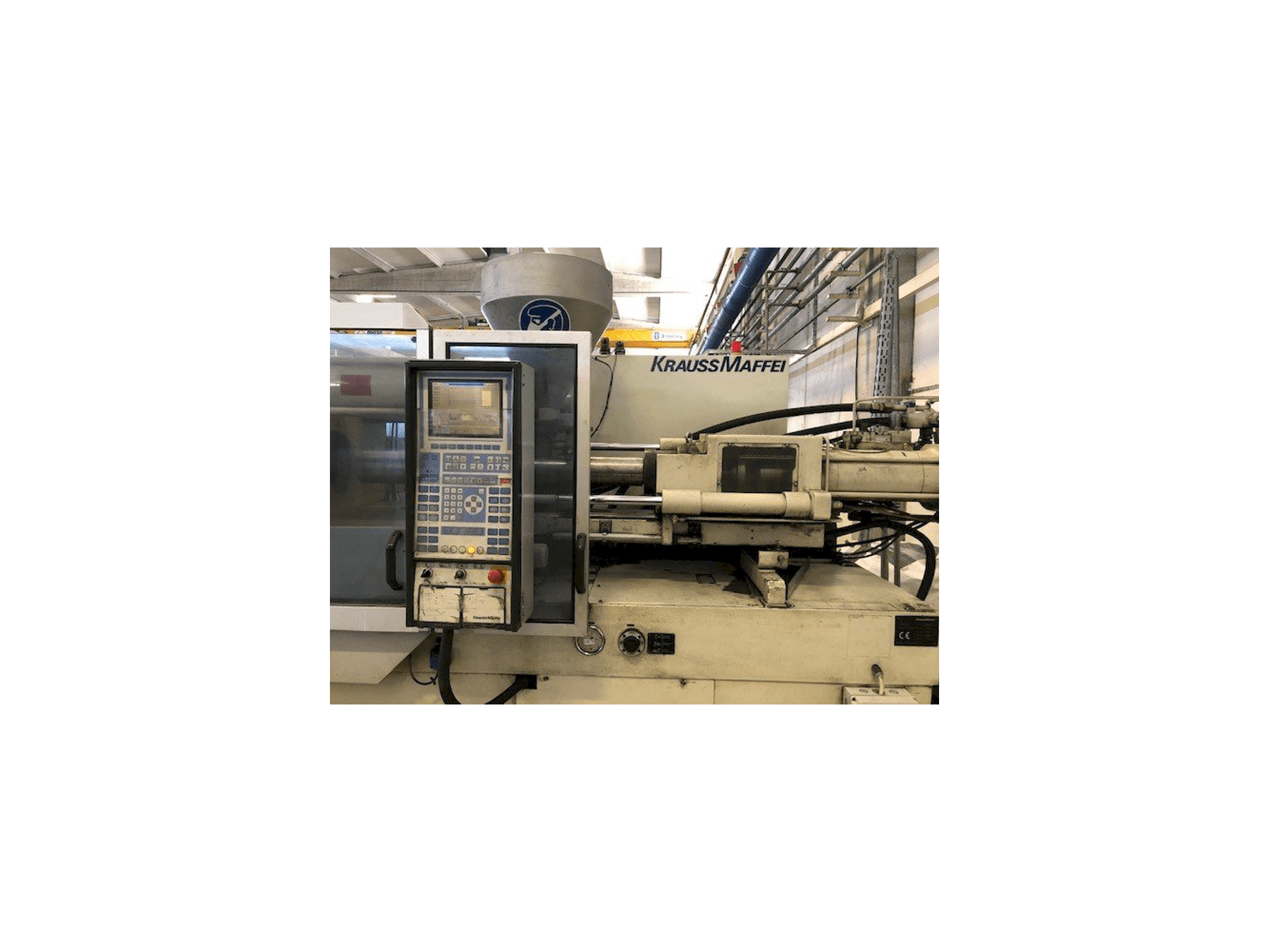 Vista Frontal da Krauss Maffei 150-700 C2 máquina