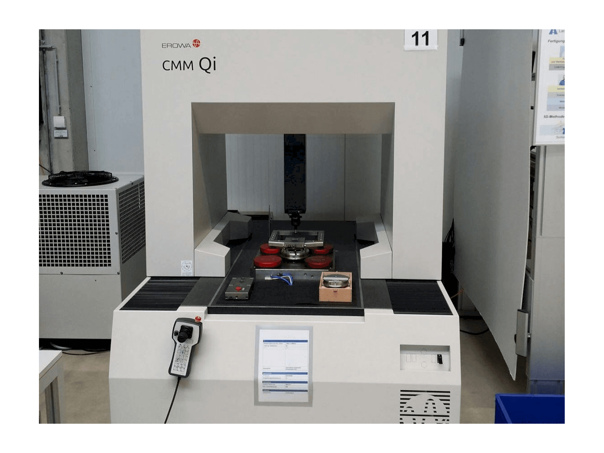 Vista Frontal da EROWA CMM Qi máquina