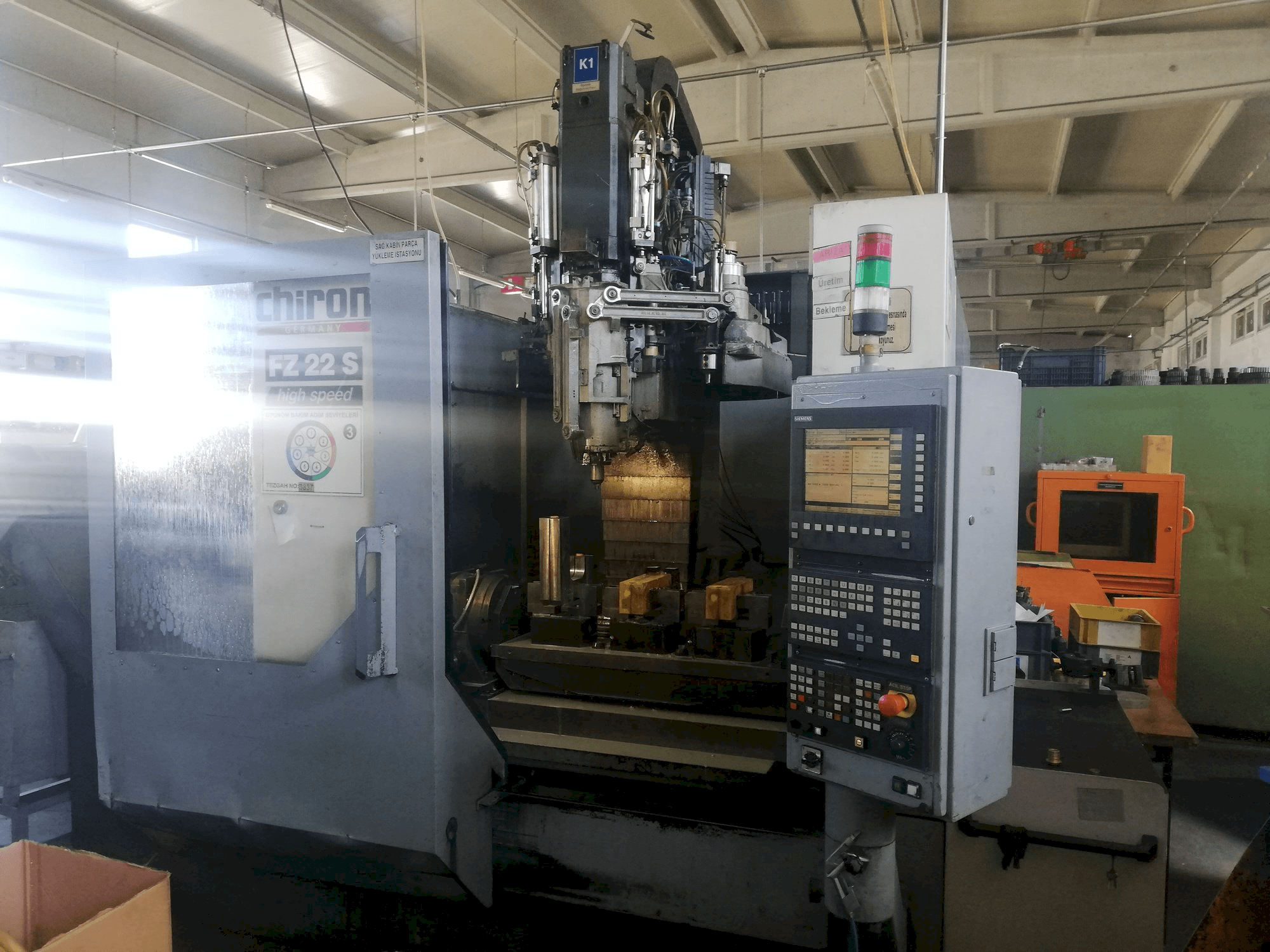 Vista Frontal da CHIRON FZ 22 S máquina