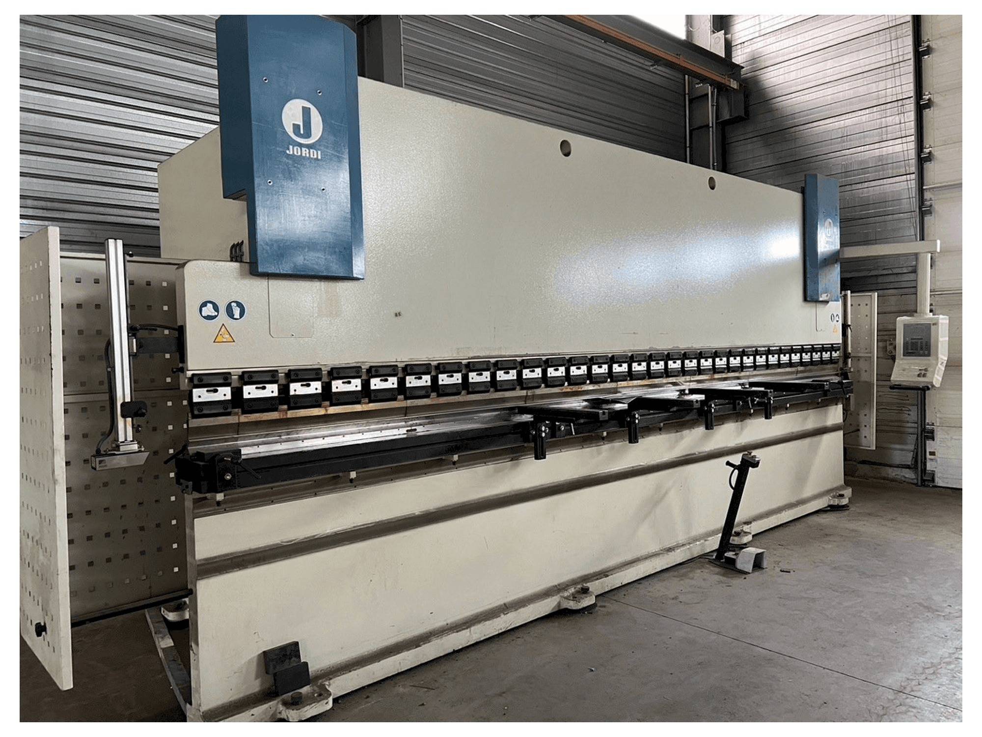 Vista Frontal da JORDI PH 6225 máquina