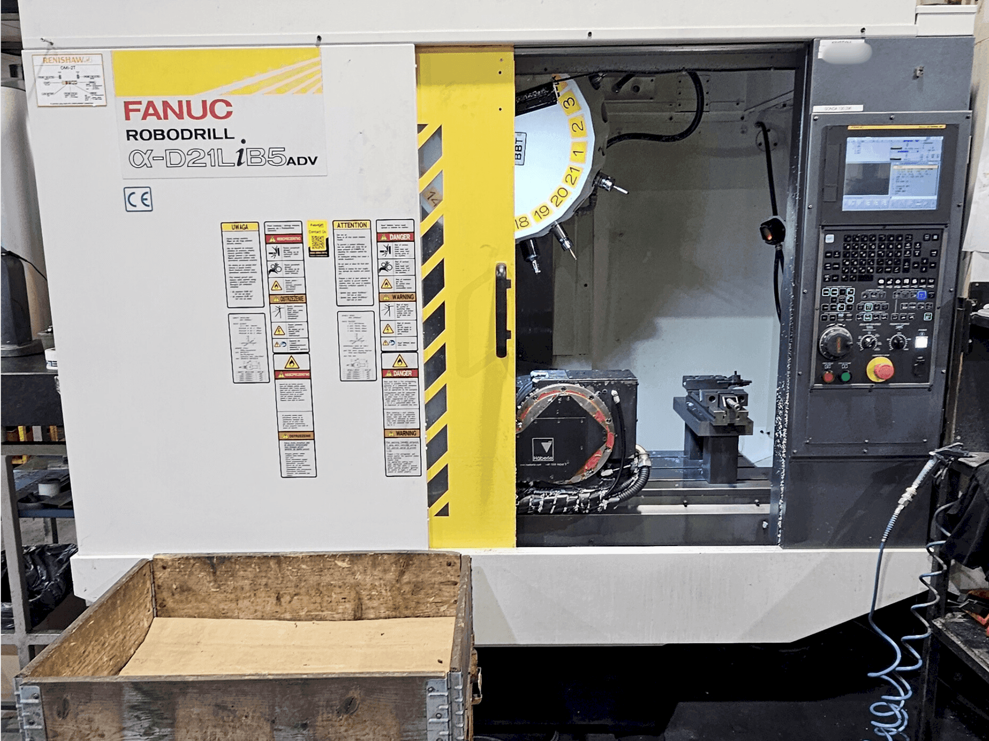 Vista Frontal da FANUC Robodrill α-D21L iB 5 ADV máquina