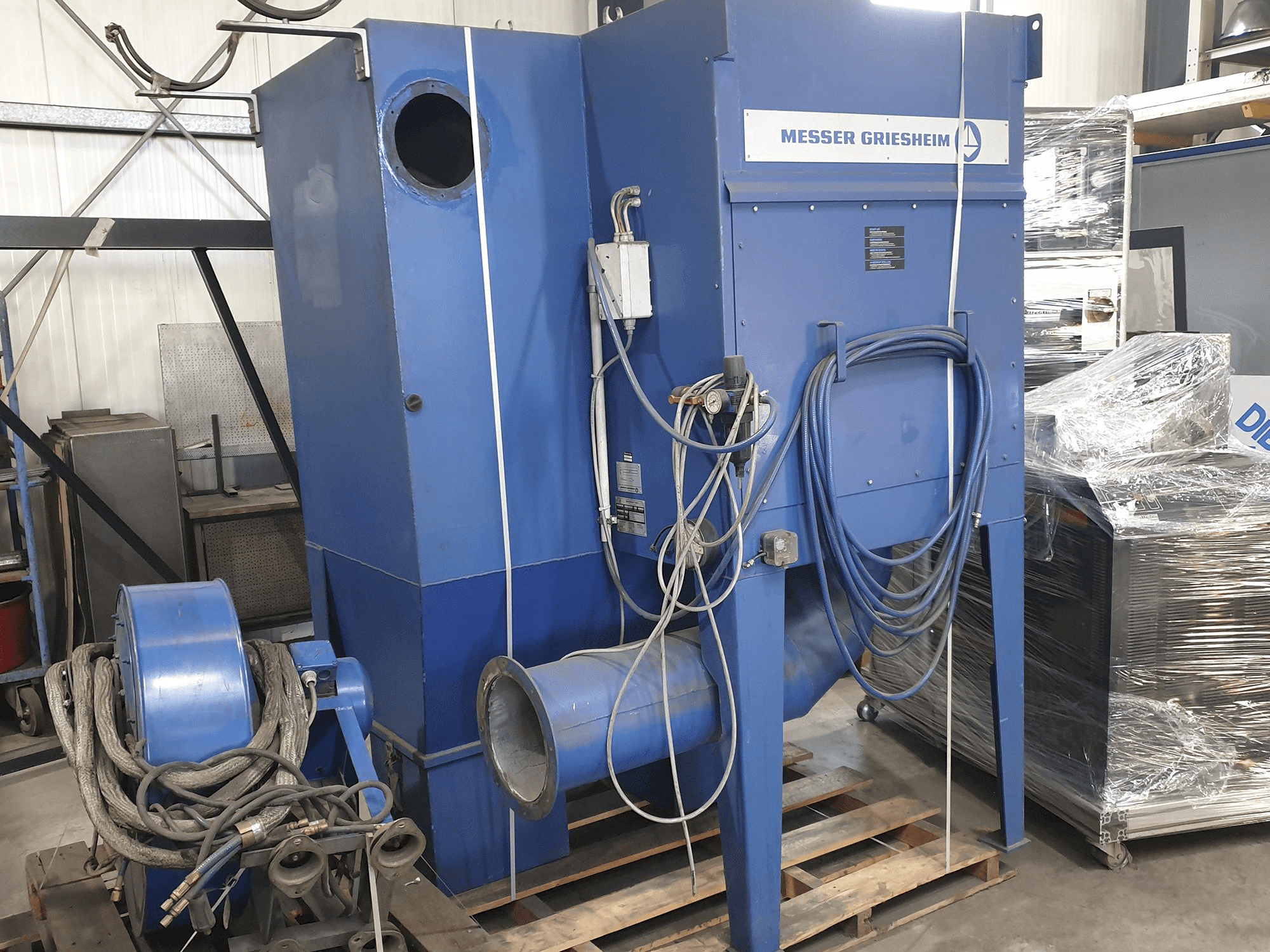 Vista Frontal da Messer Griesheim CORTA PS 3100 máquina