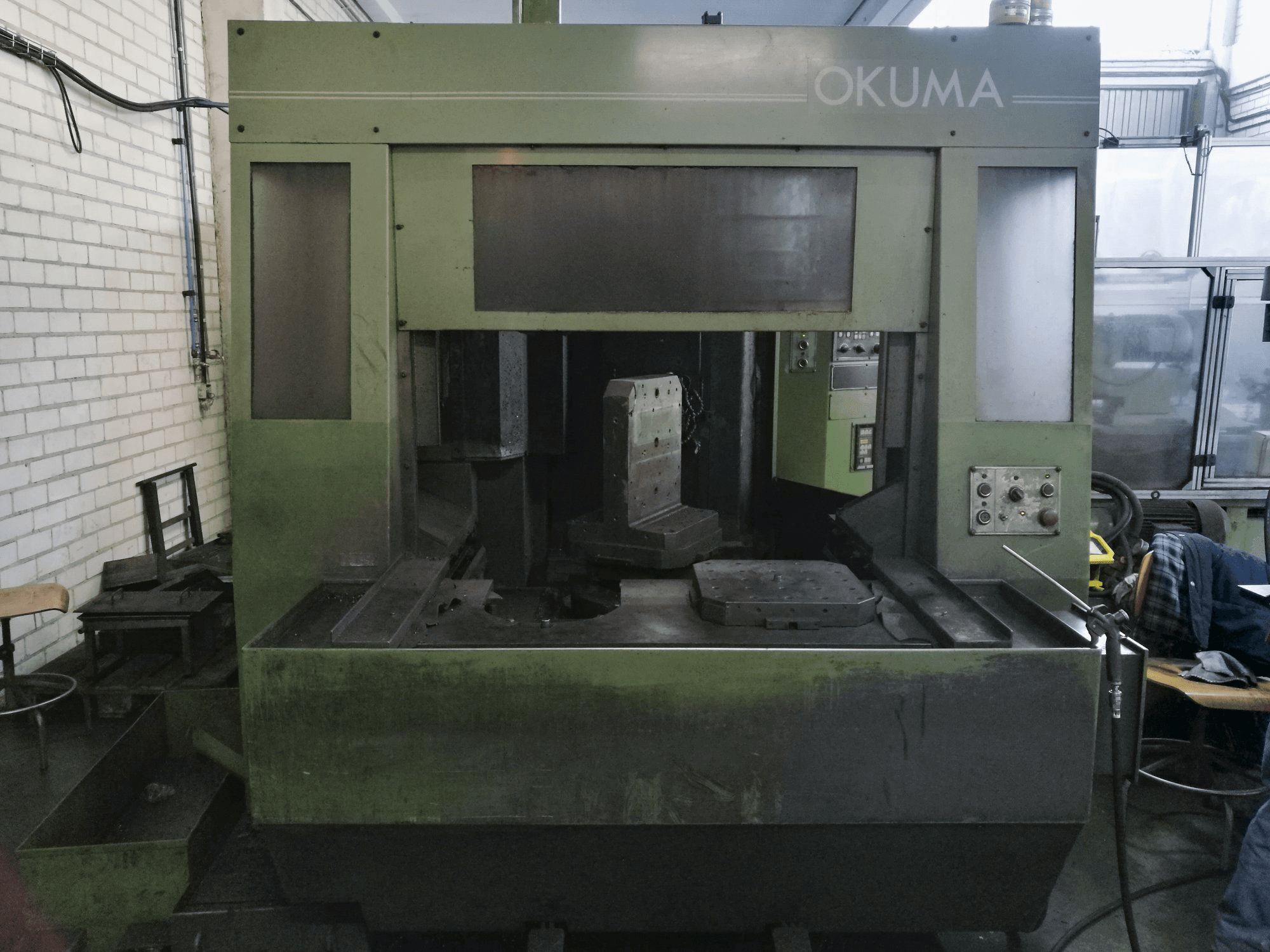 Vista Frontal da Okuma MC-40H máquina