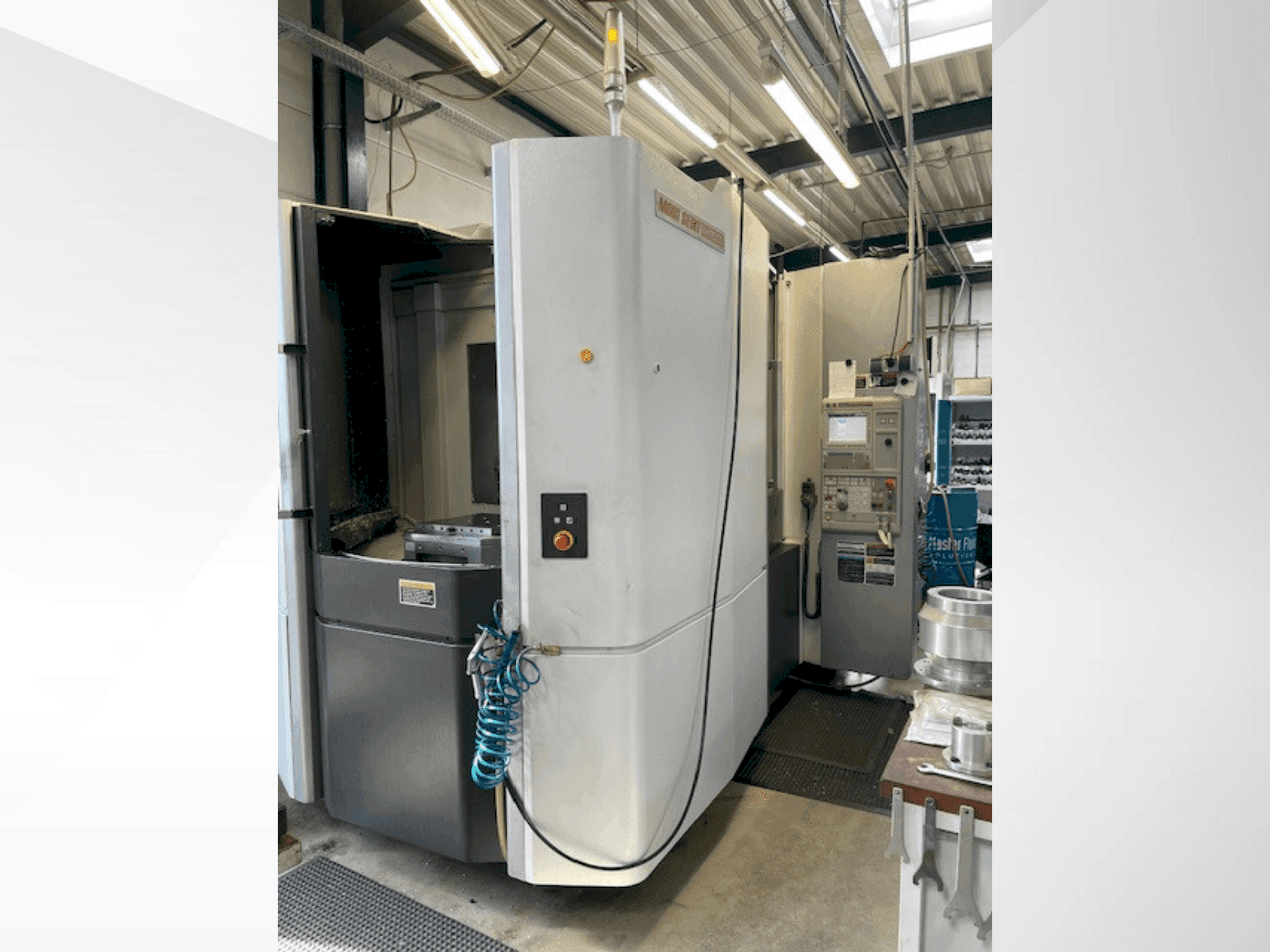 Vista Frontal da MORI SEIKI NHX5 000 máquina