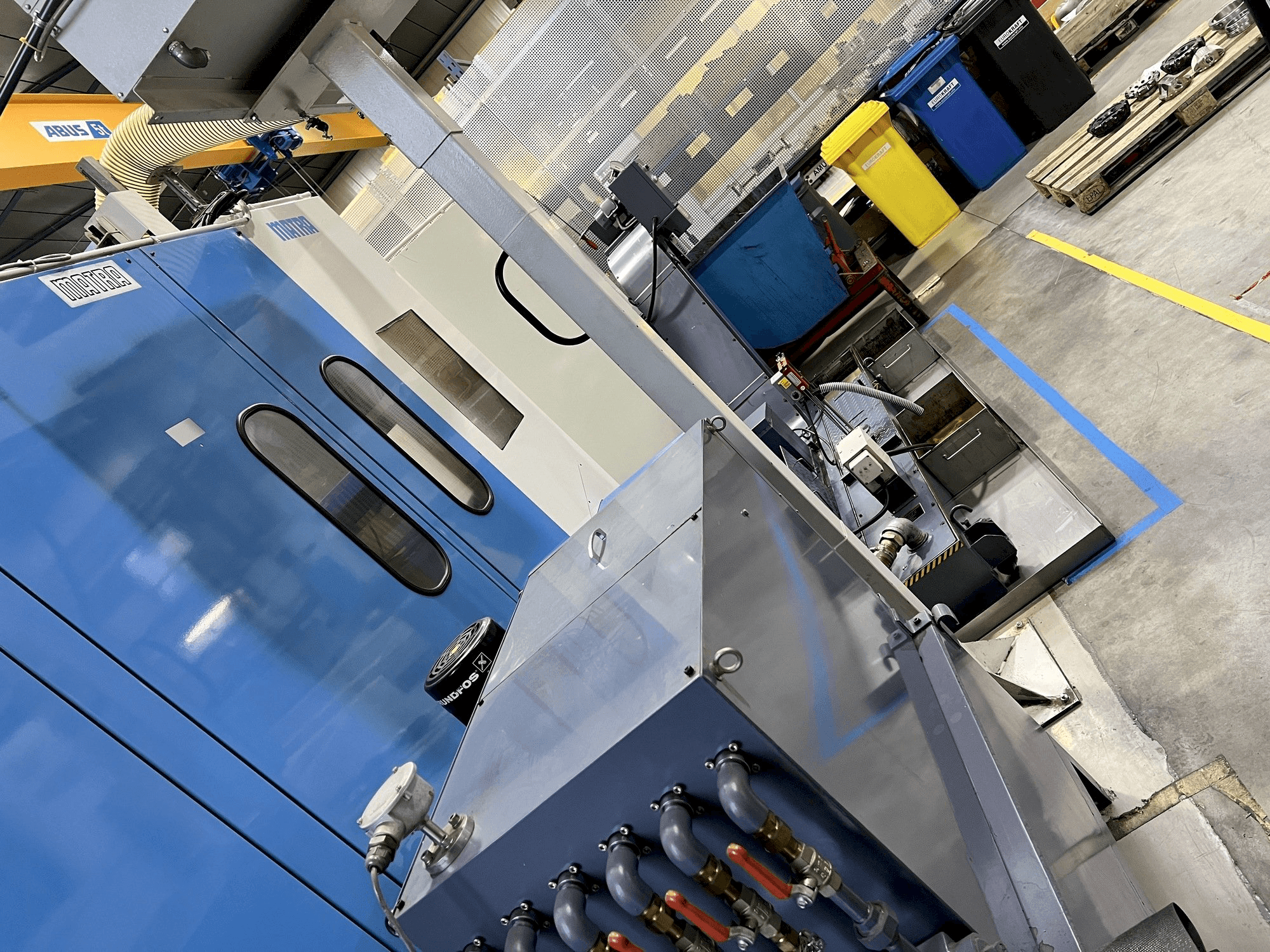 Vista Frontal da OKK Kch 500 - 8 Tische máquina