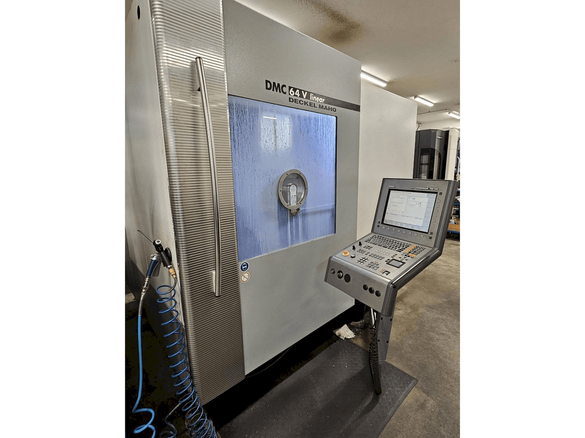 Vista Frontal da DMG DMC64V máquina