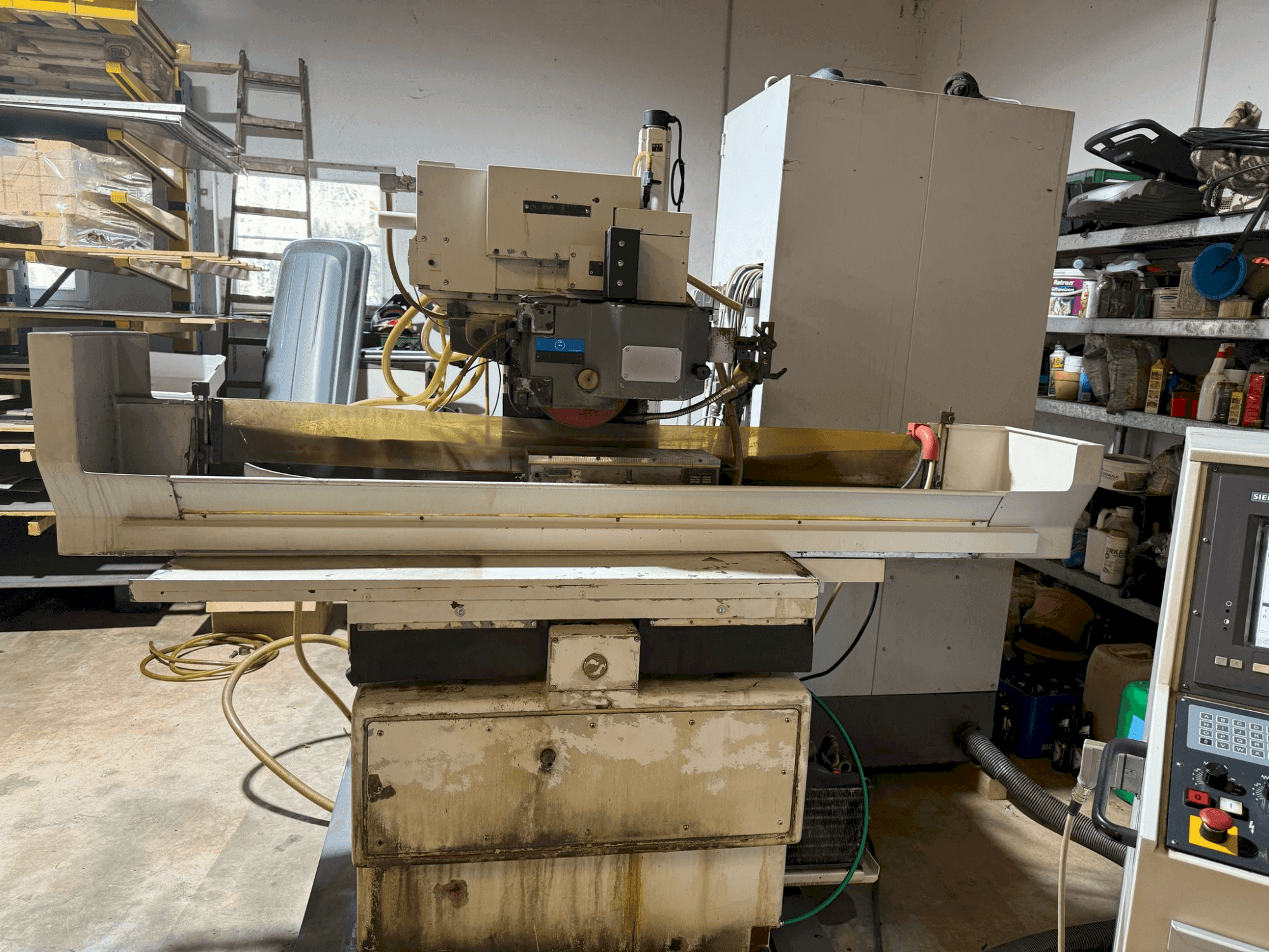 Vista Frontal da JUNG J 525C máquina