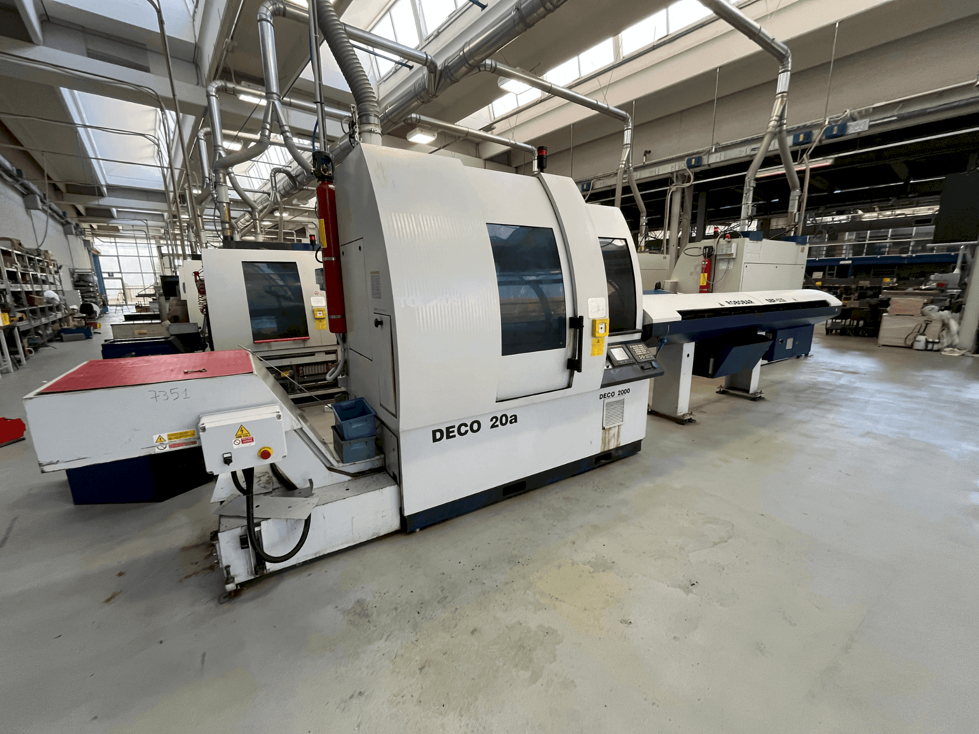 Vista Frontal da TORNOS DECO 20A máquina