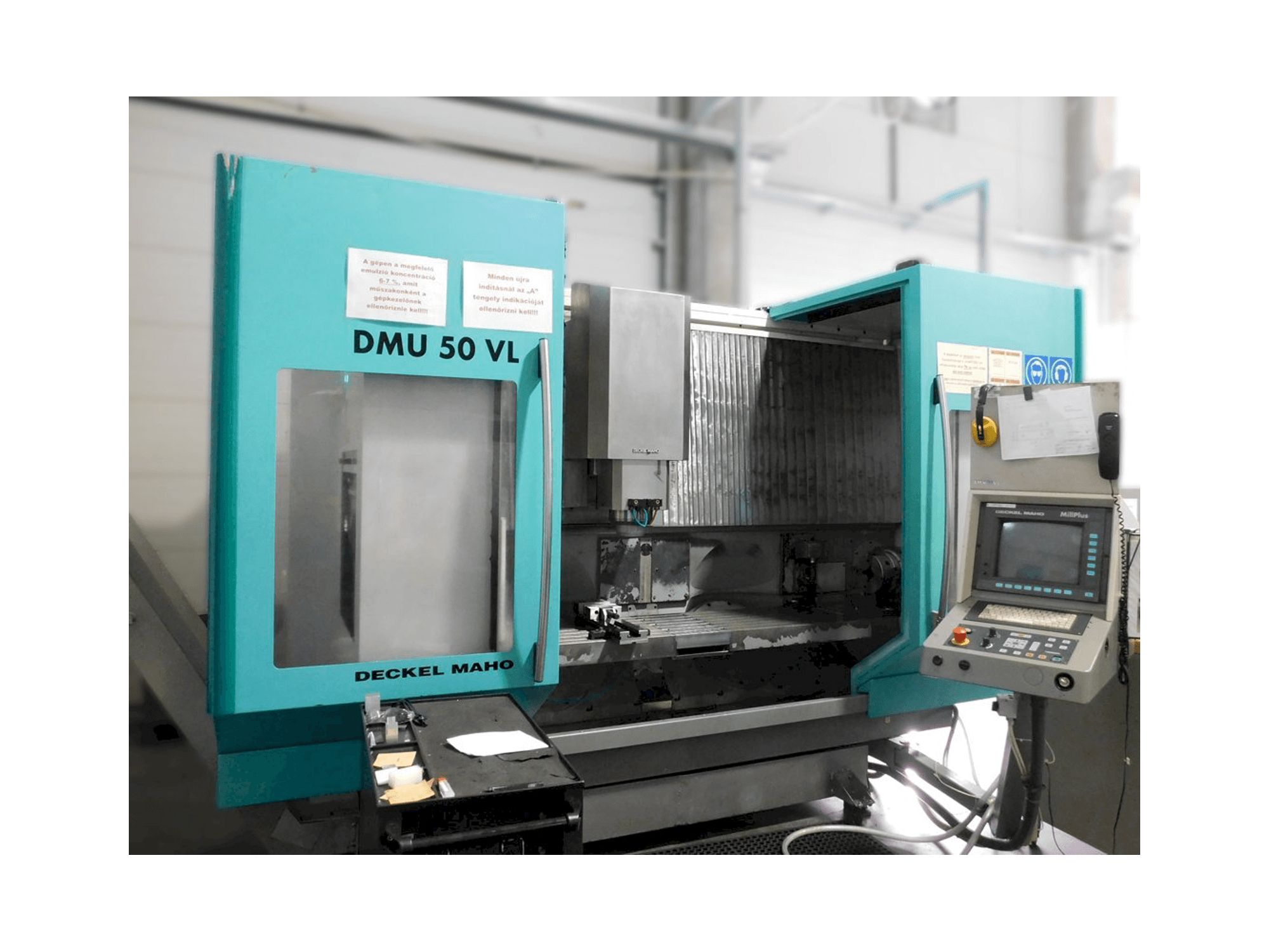 Vista Frontal da DMG DMU 50 VL máquina