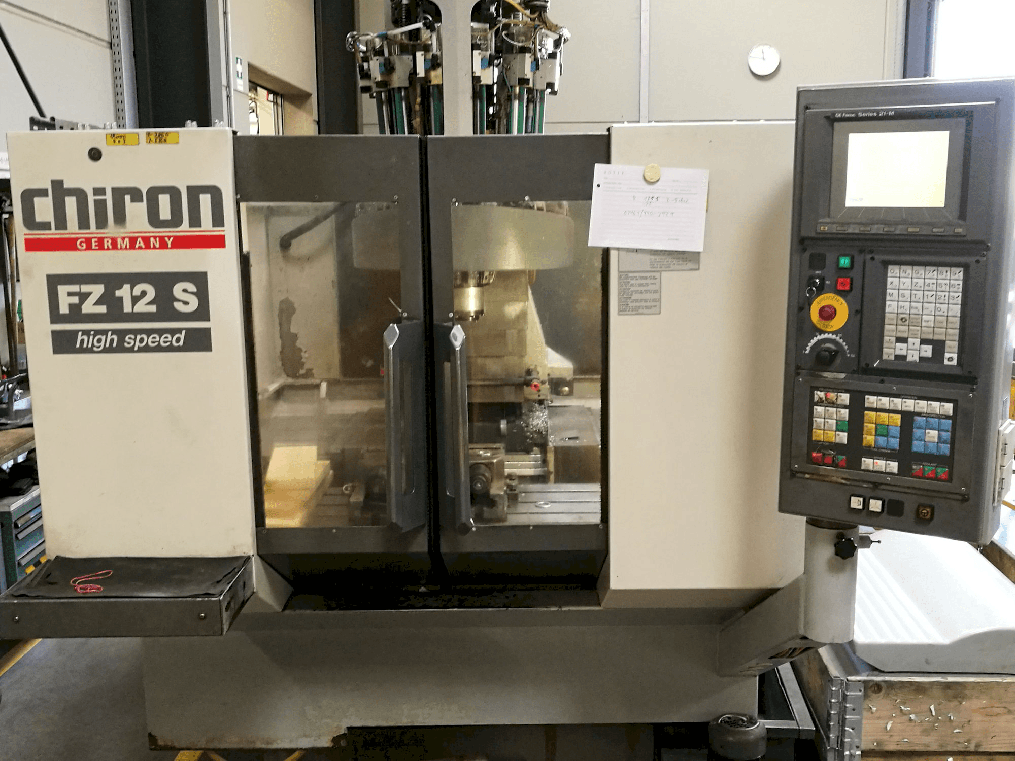 Vista Frontal da Chiron FZ 12 S máquina