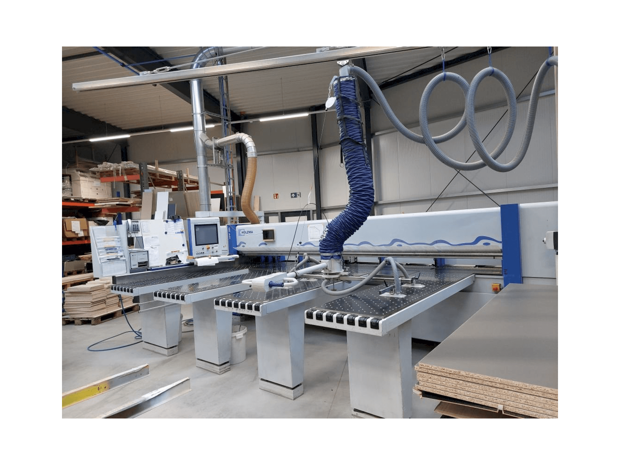 Vista Frontal da HOLZMA HPP 380 máquina