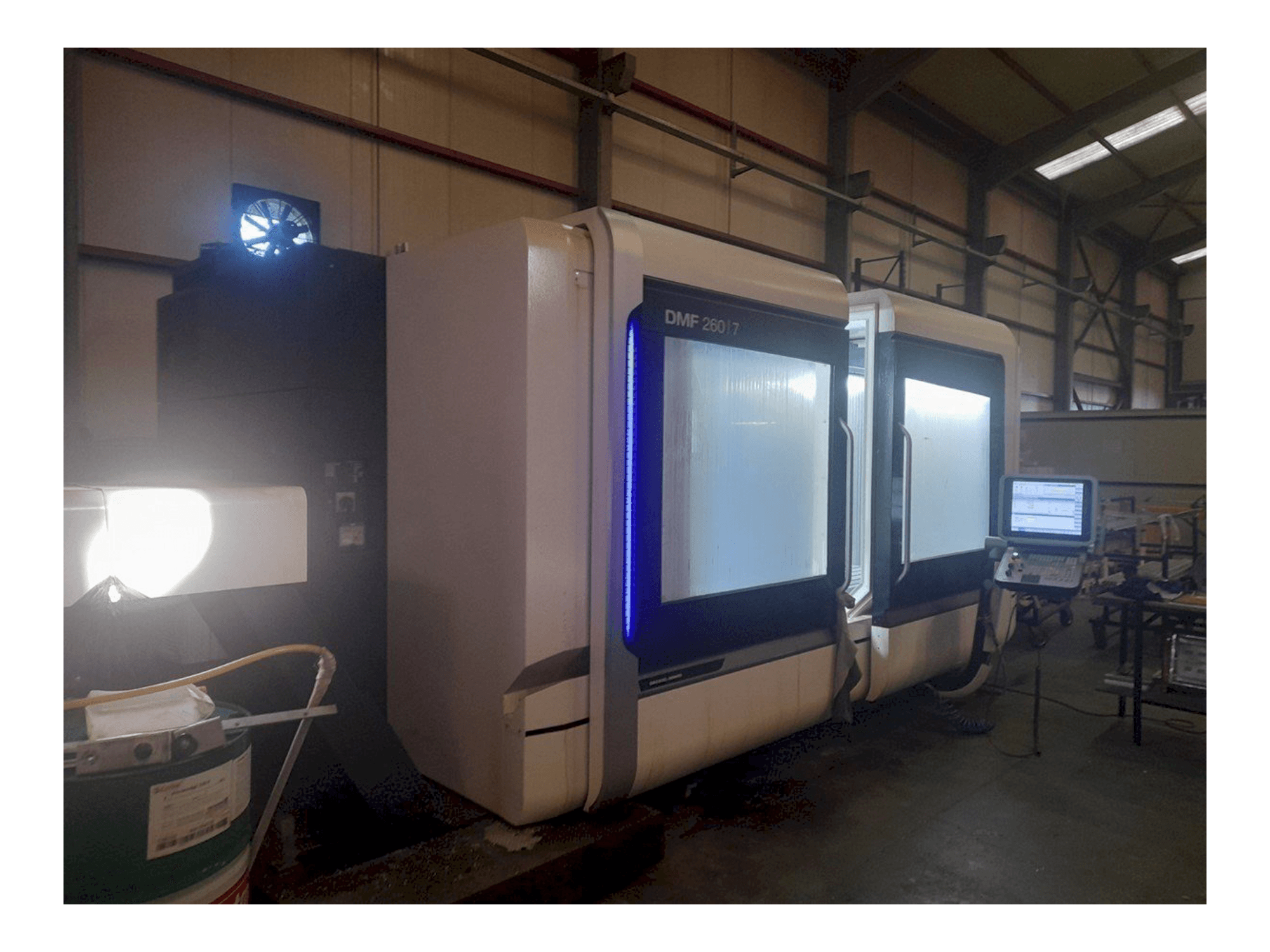 Vista Frontal da DMG MORI DMF 260-7 máquina