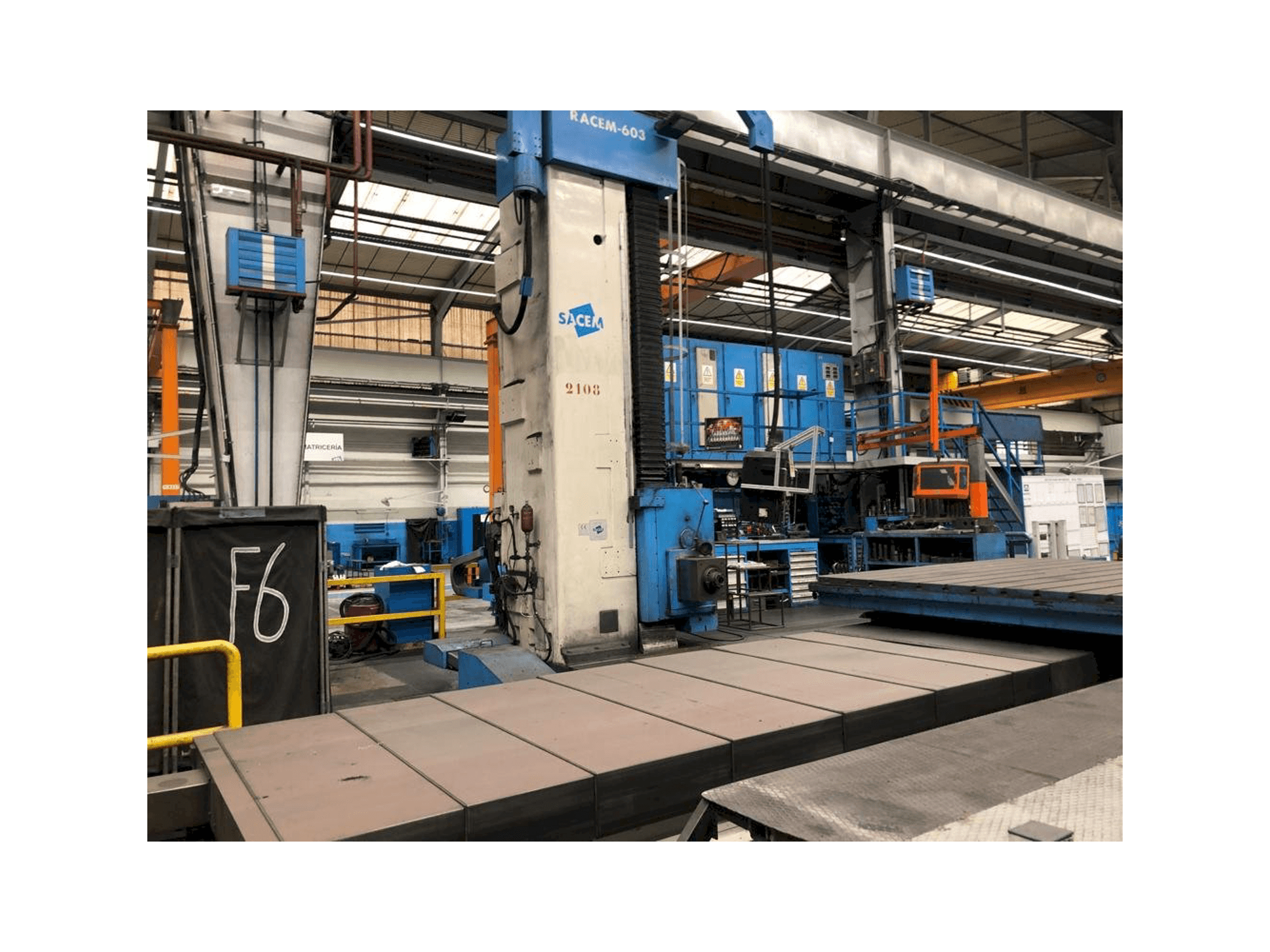 Vista Frontal da Sacem Racem-603 máquina