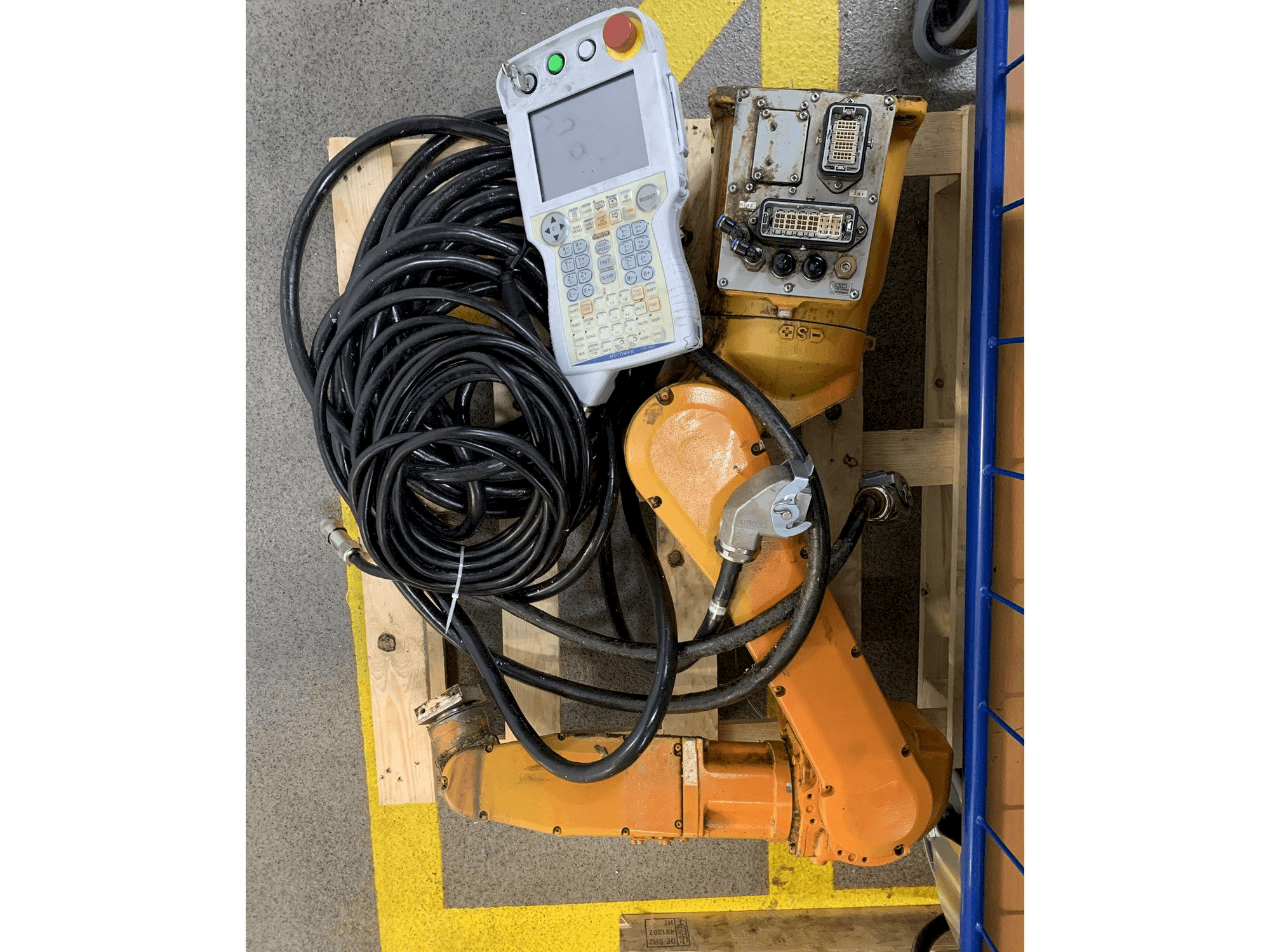 Vista Frontal da Yaskawa Motoman YR-MH005LS-A12 máquina