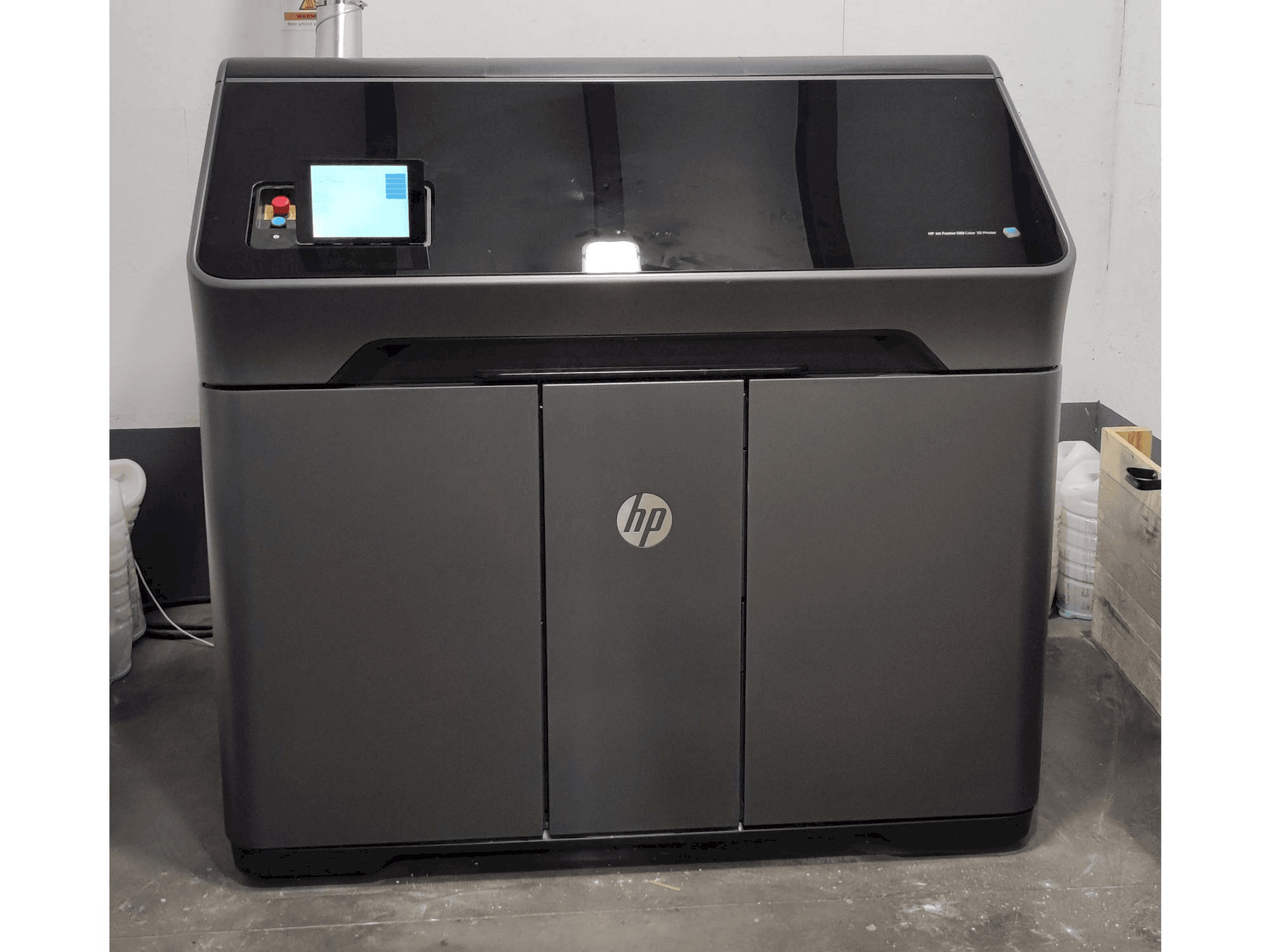 Vista Frontal da HP MJF 580 máquina