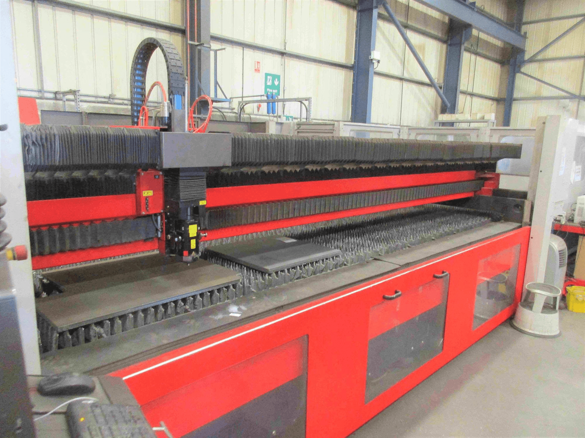 Vista Frontal da Bystronic Bystar L 4025-65 máquina