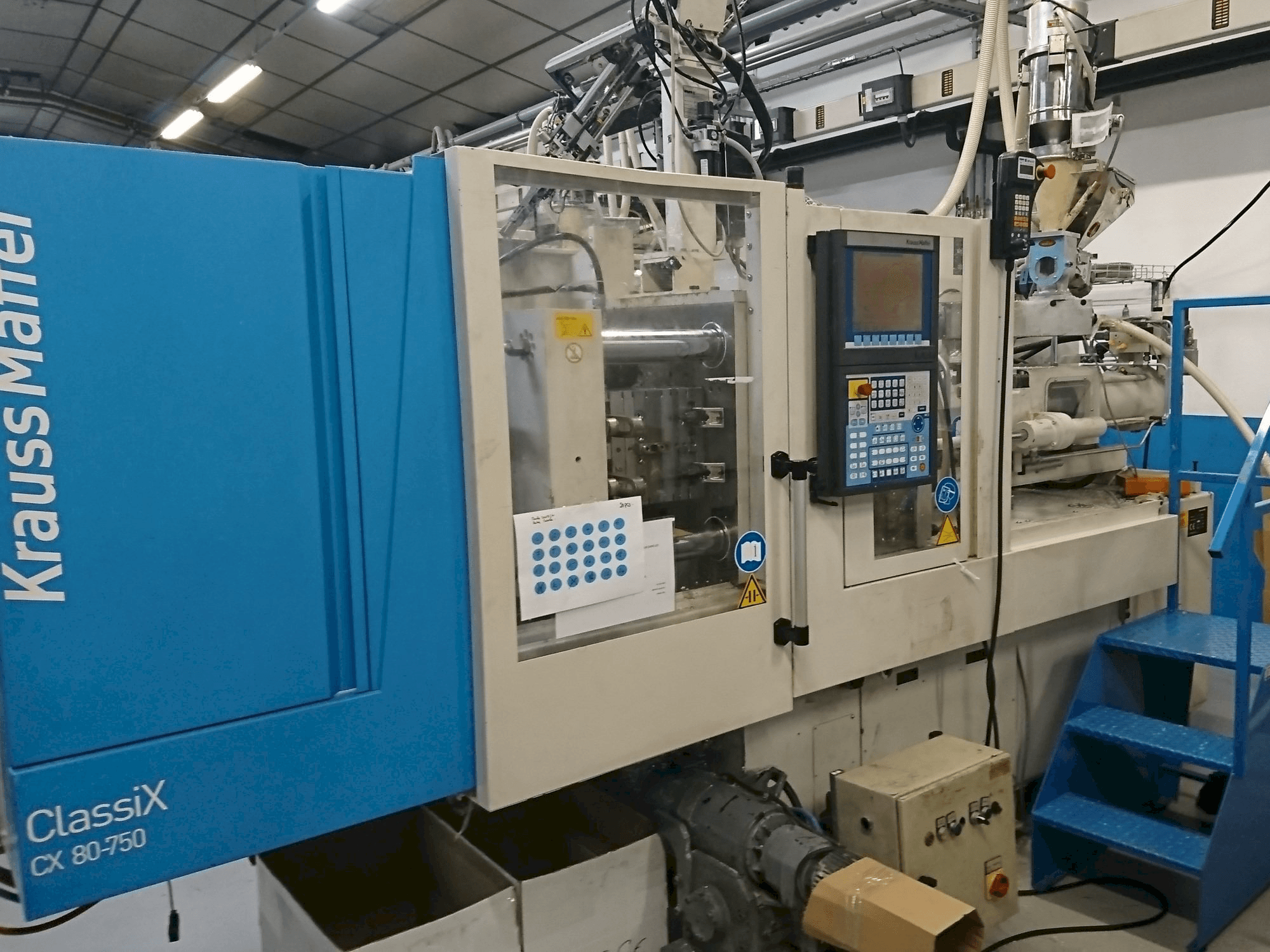 Vista Frontal da Krauss Maffei 80-750 CX máquina