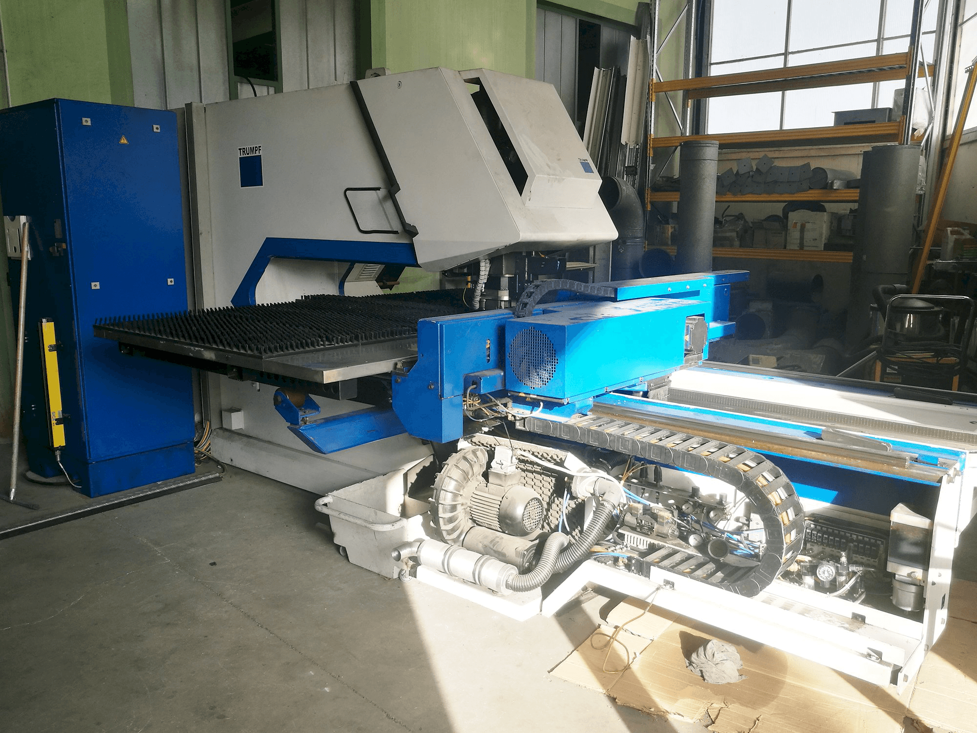 Vista Esquerda da Trumpf Trumatic 2000R máquina