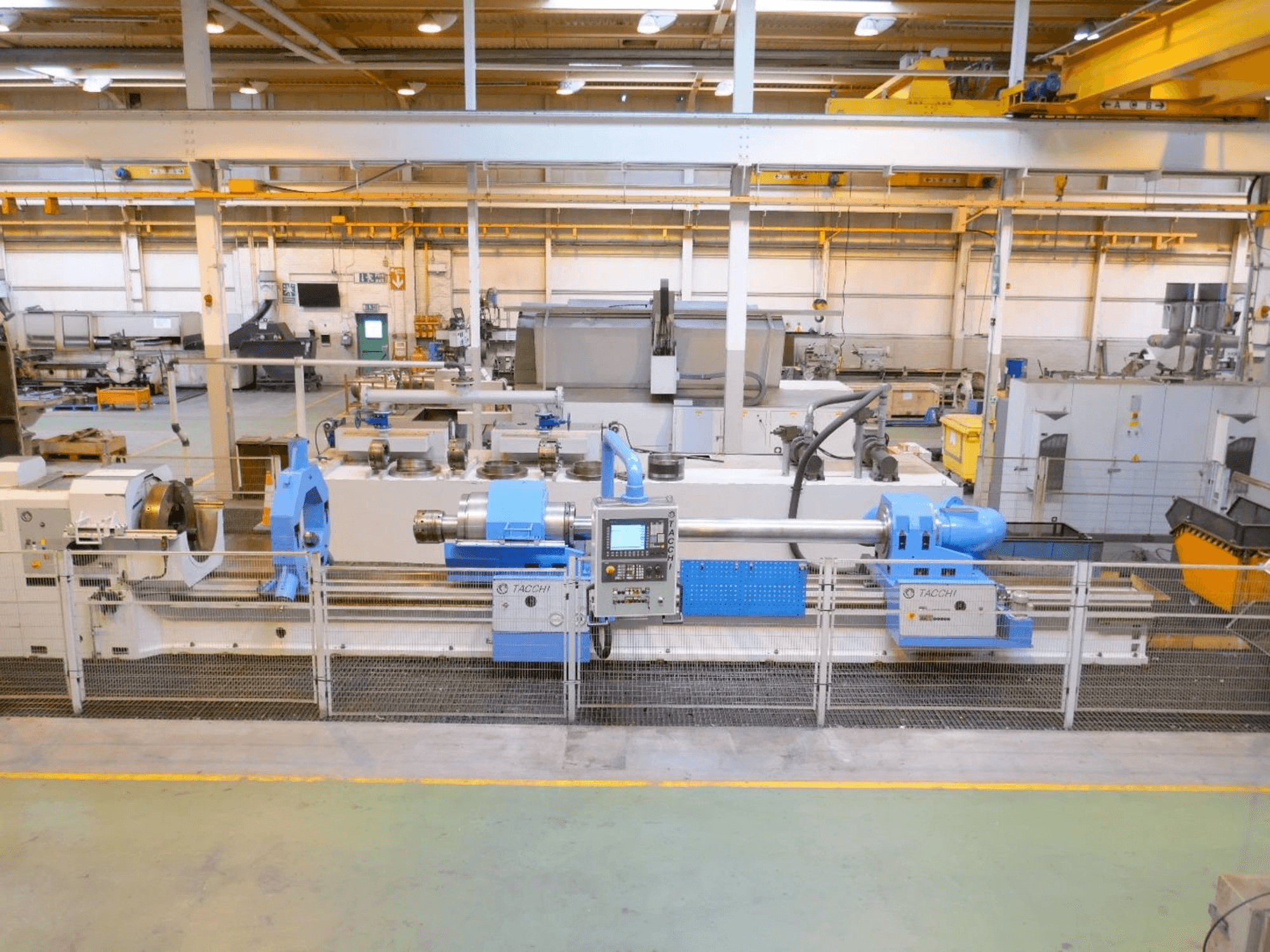 Vista Frontal da TACCHI FT45S CNC máquina