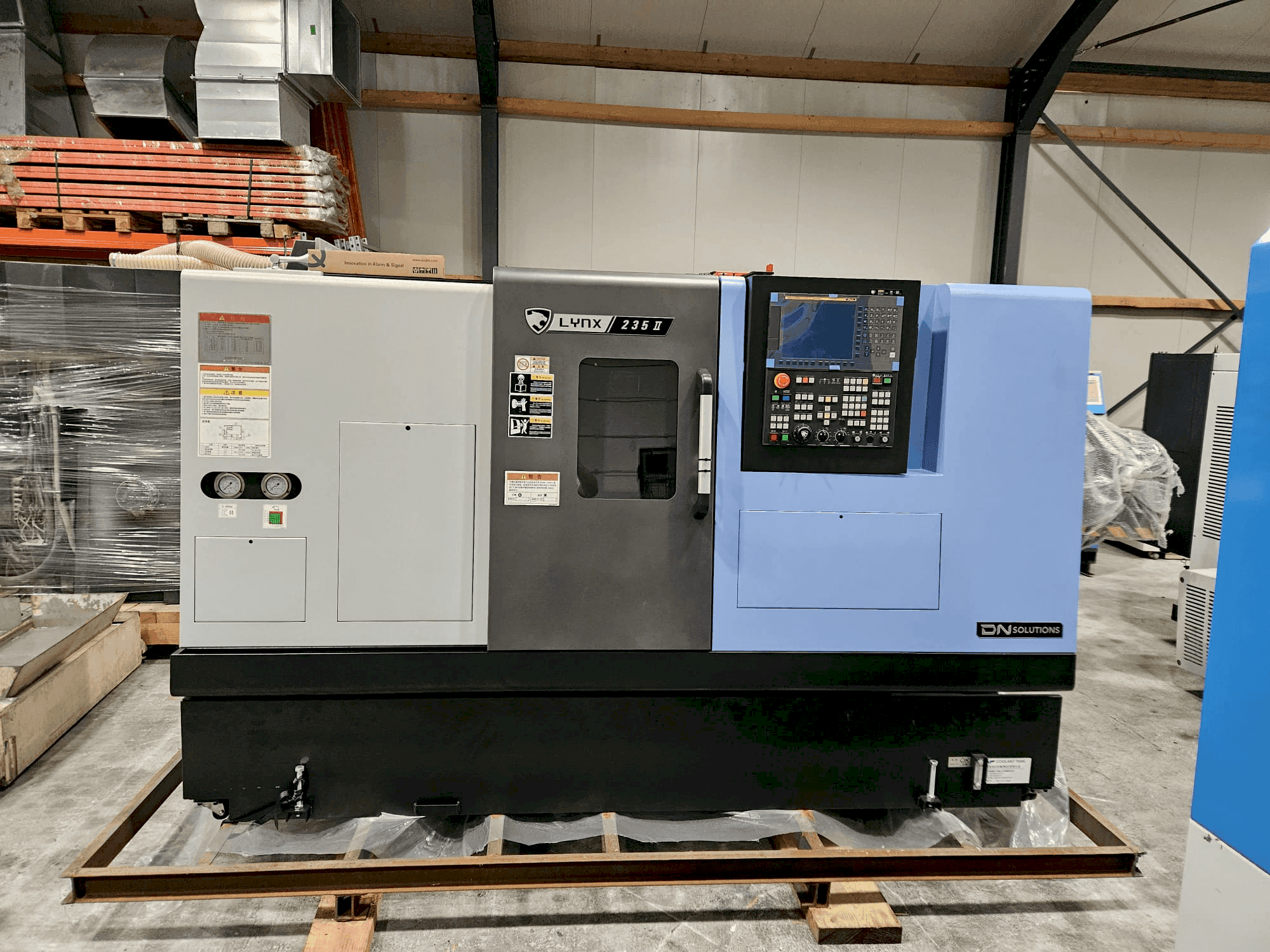 Vista Frontal da DOOSAN Lynx 235II máquina