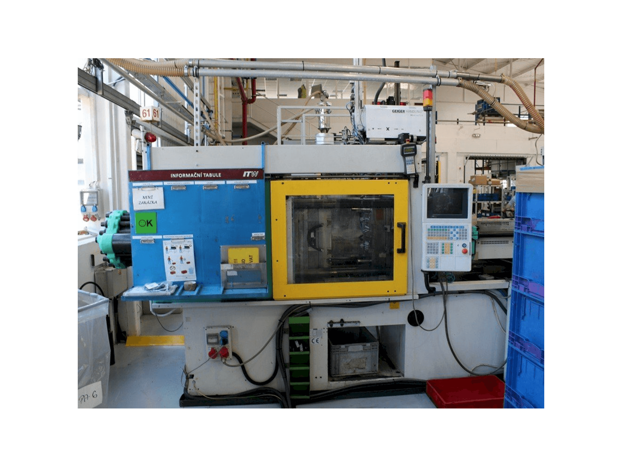 Vista Frontal da Arburg 470 C 1500-800 máquina