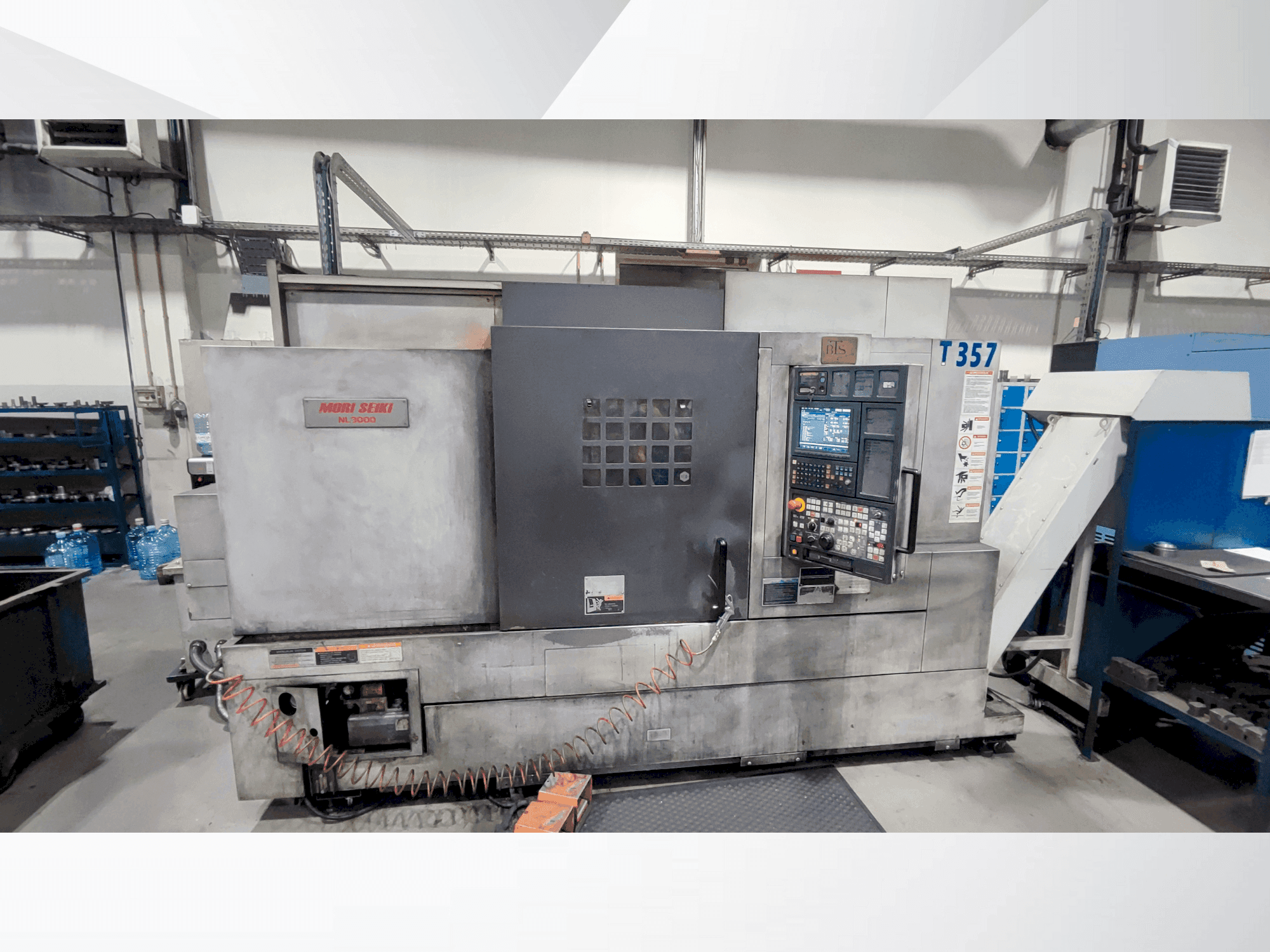 Vista Frontal da MORI SEIKI NL 3000/700 máquina