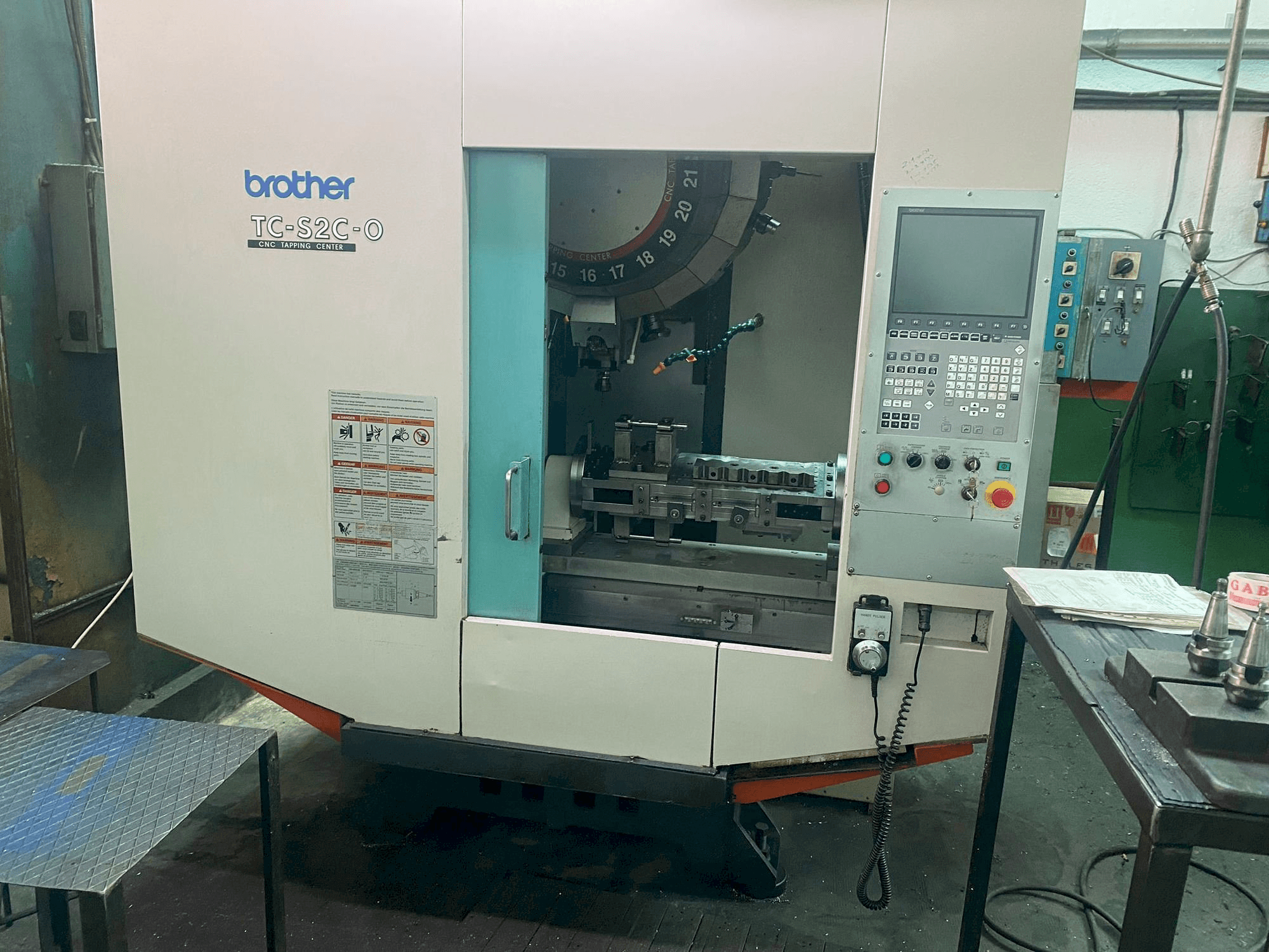 Vista Frontal da Brother TC-S2C-0 máquina