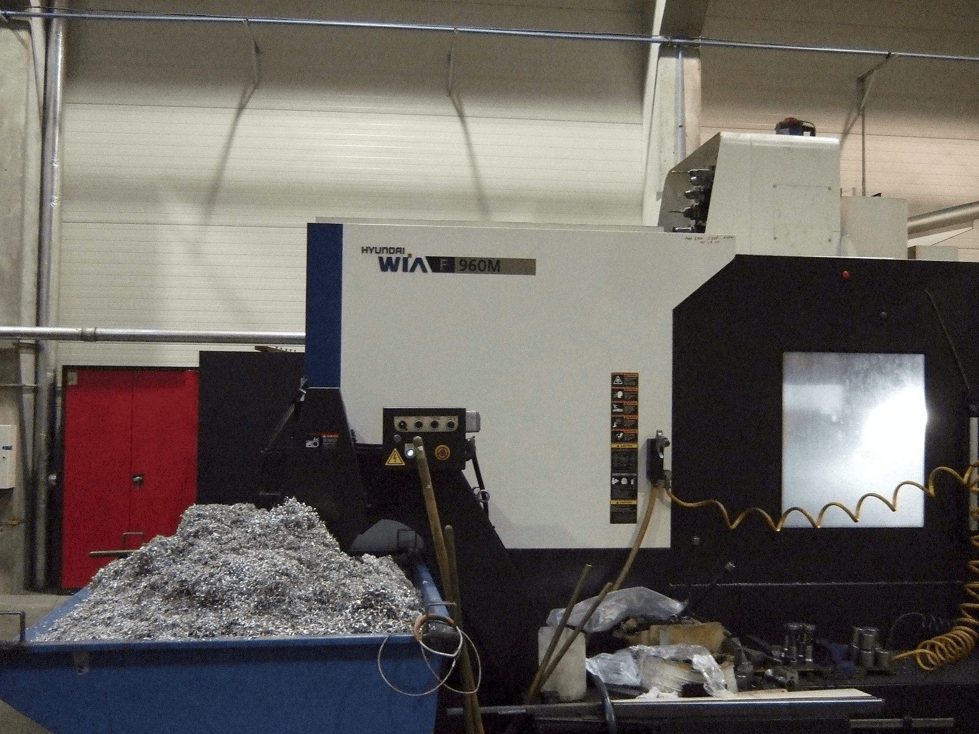 Vista Frontal da Hyundai F960M máquina